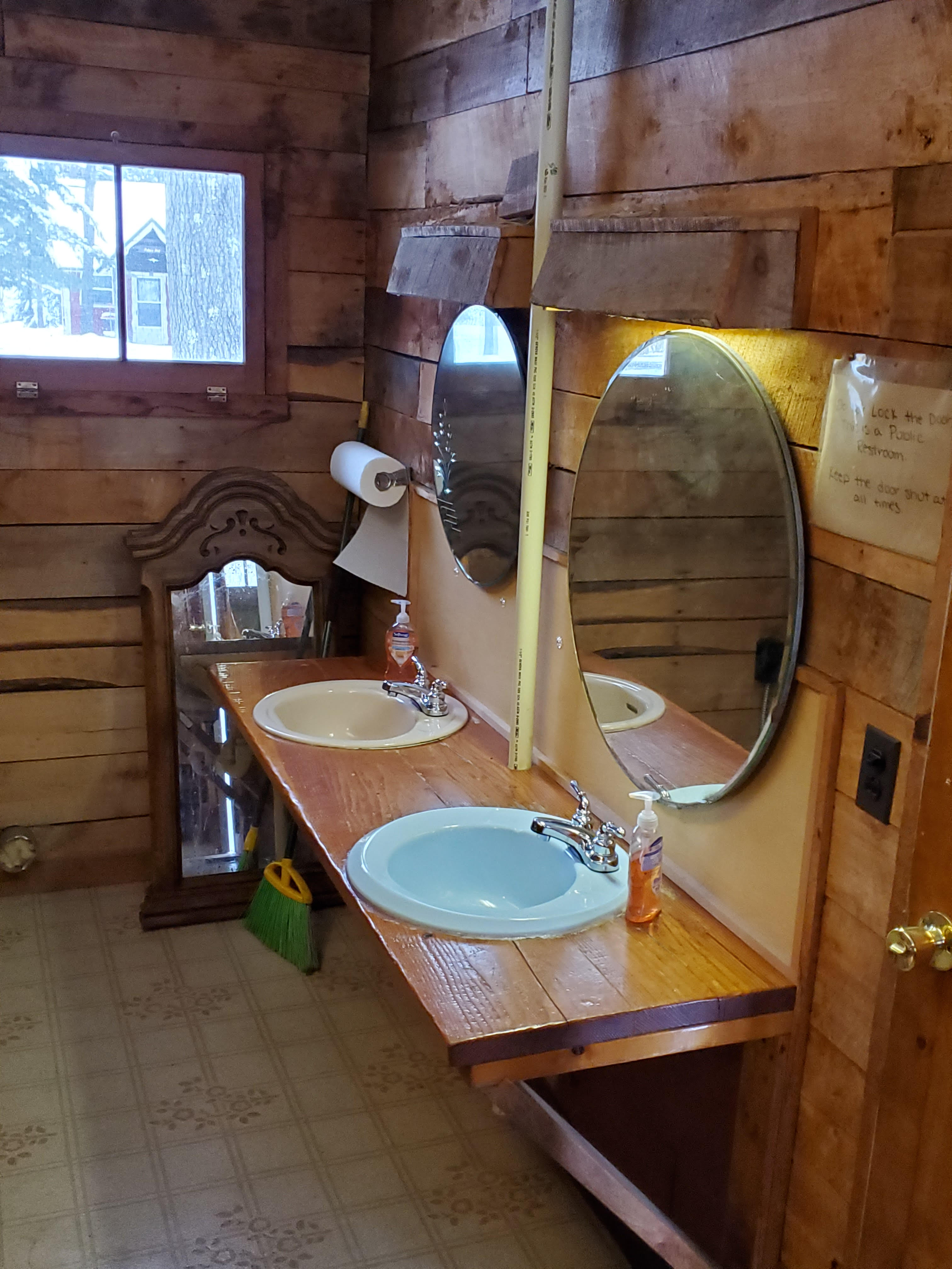Bathhouse - Women's sinks