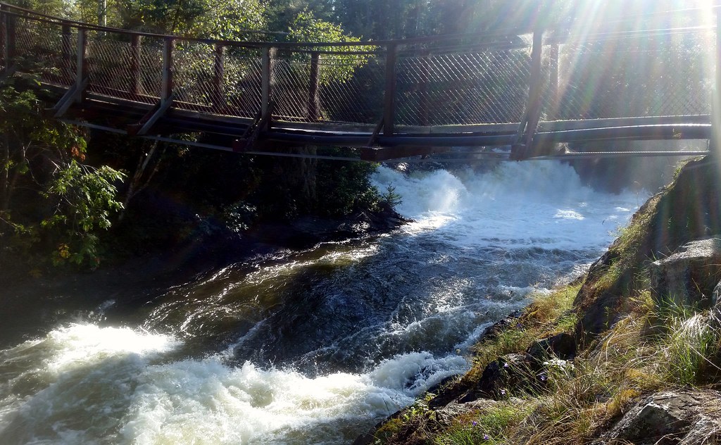Wekusko Falls Provincial Park