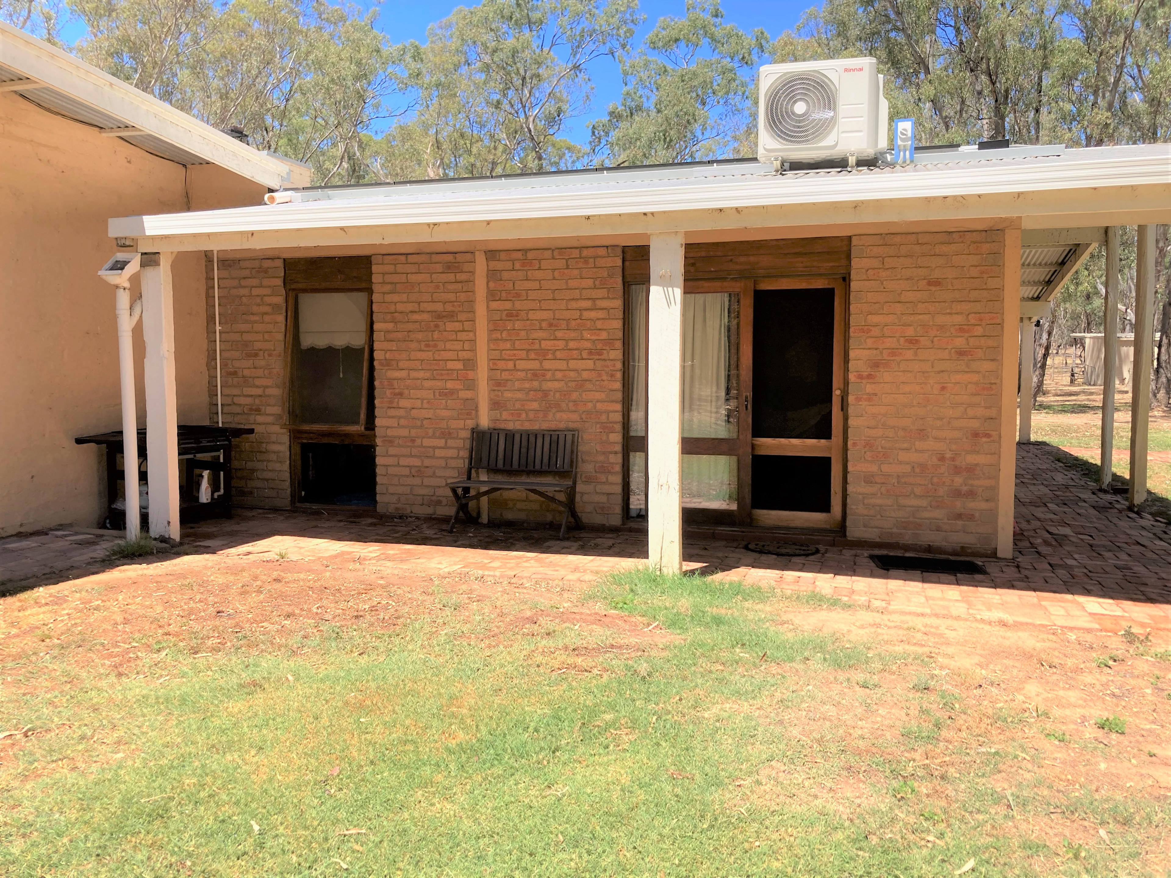 External view of lodge accommodation.