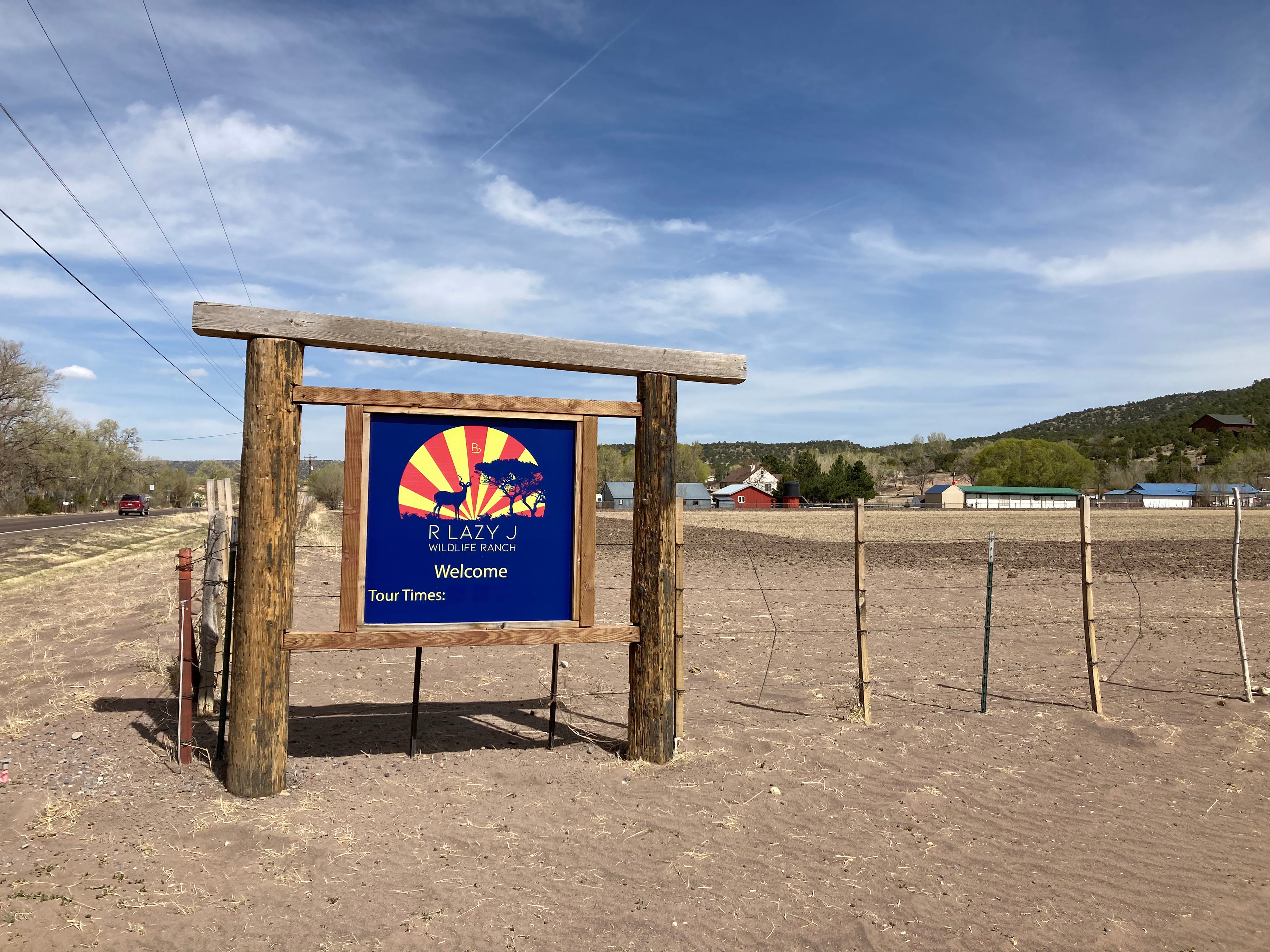 Wildlife Zoo in Eagar nearby