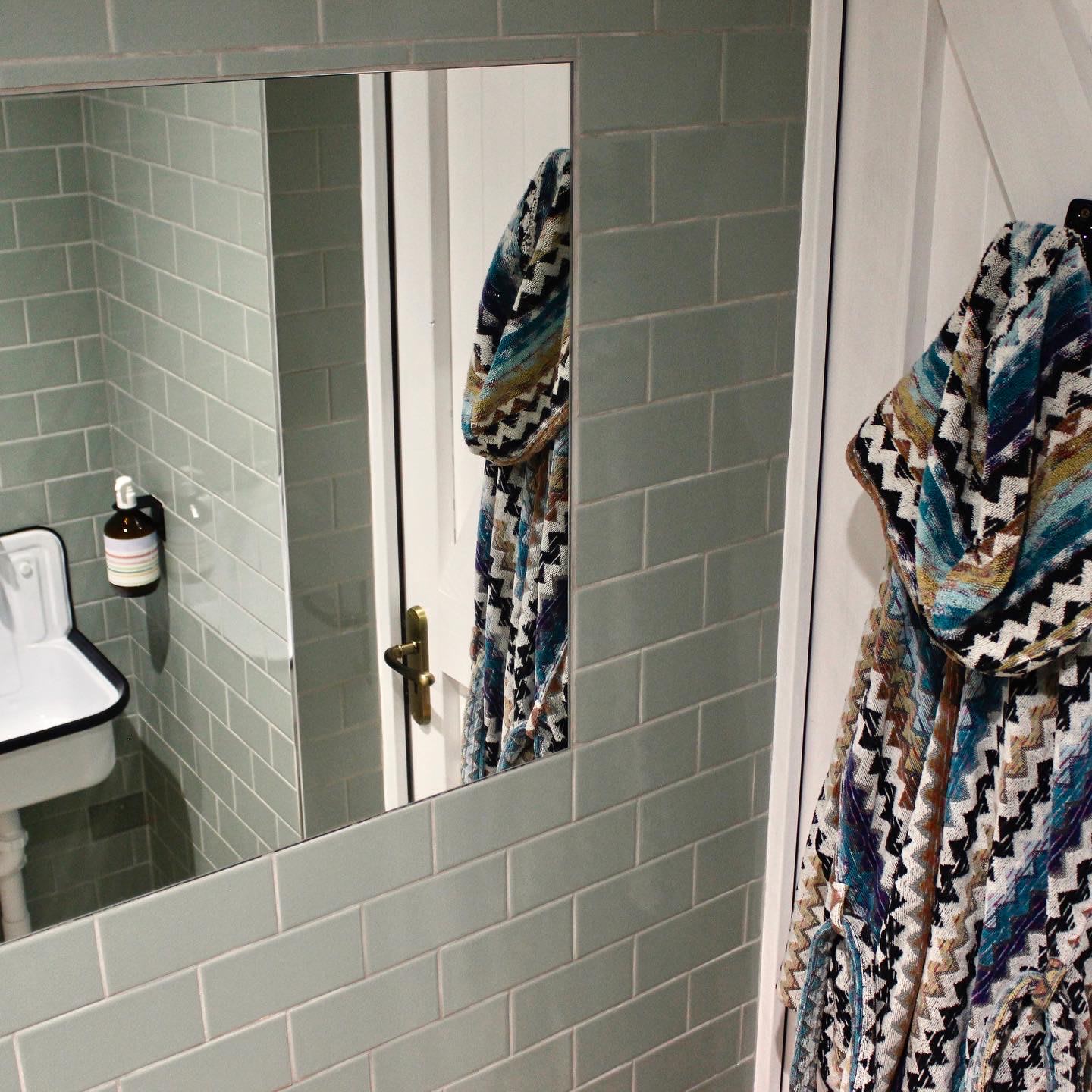 Hotel standard shower rooms & toilets. 