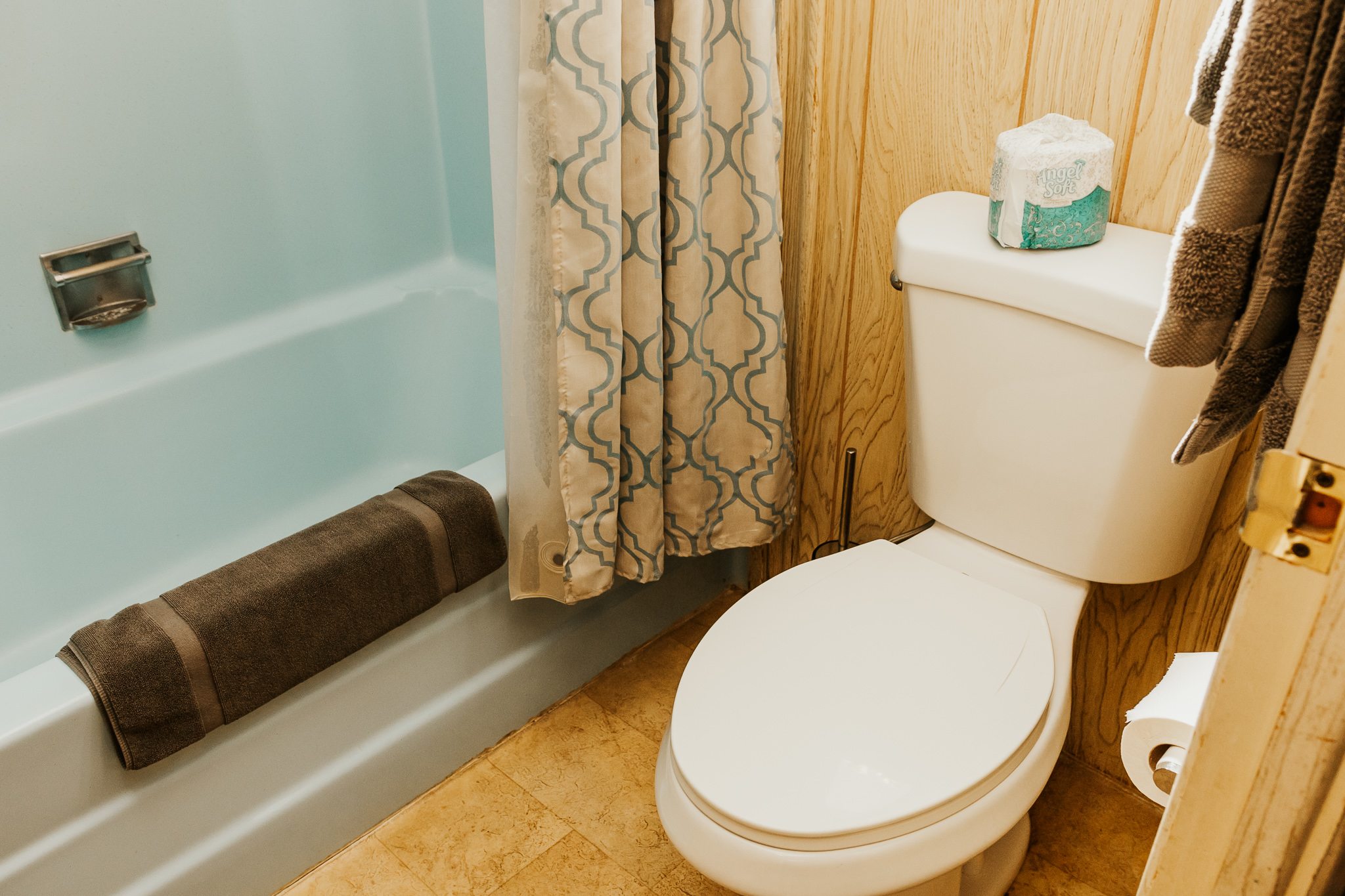 Toilet and bath/shower