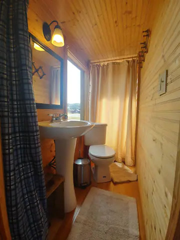 Blackwater Tiny Cabin on Snakehead