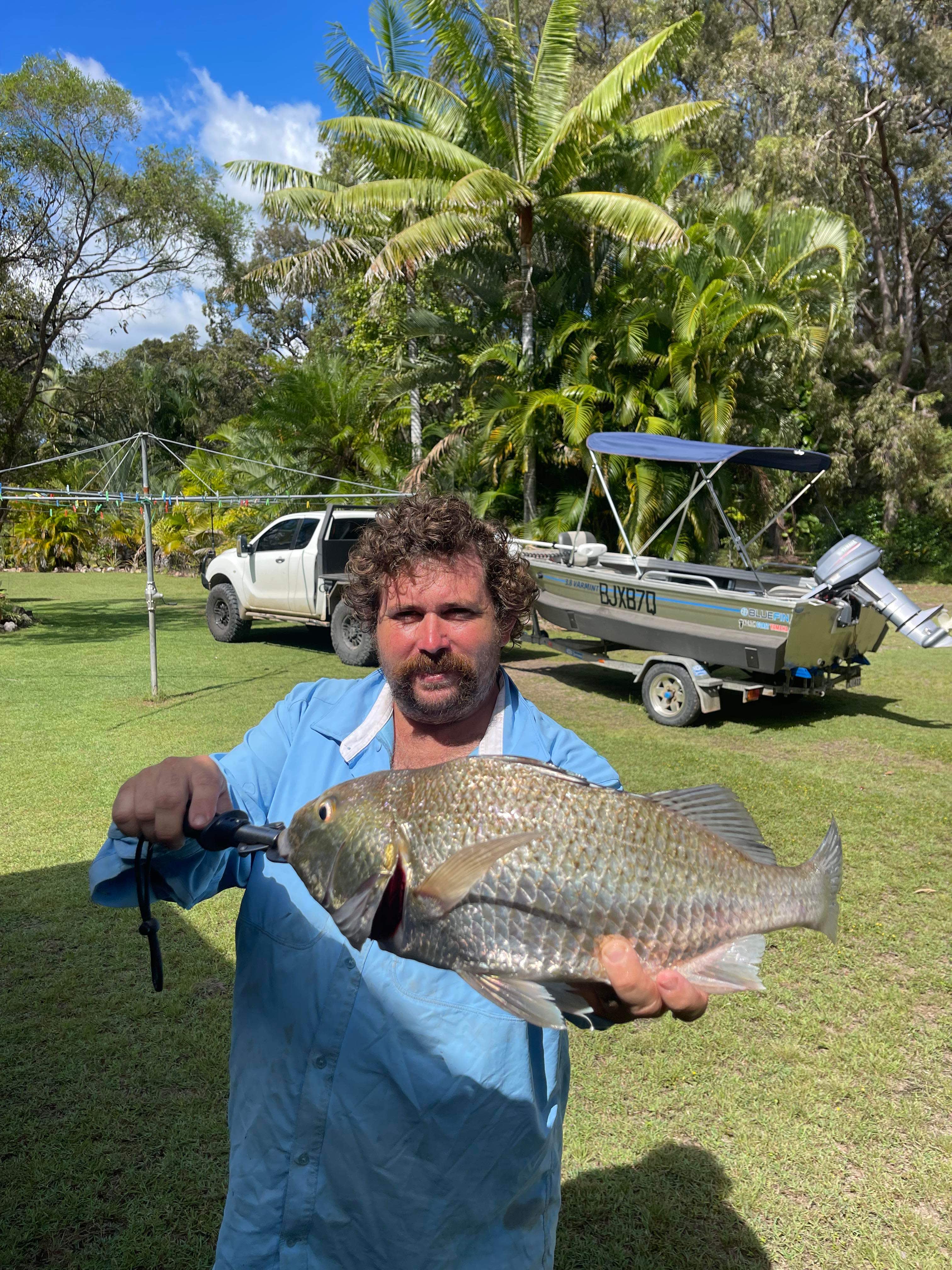 Baffle Creek Boat Hire and Accom