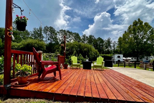 J & T Hideaway / Silver Springs, FL