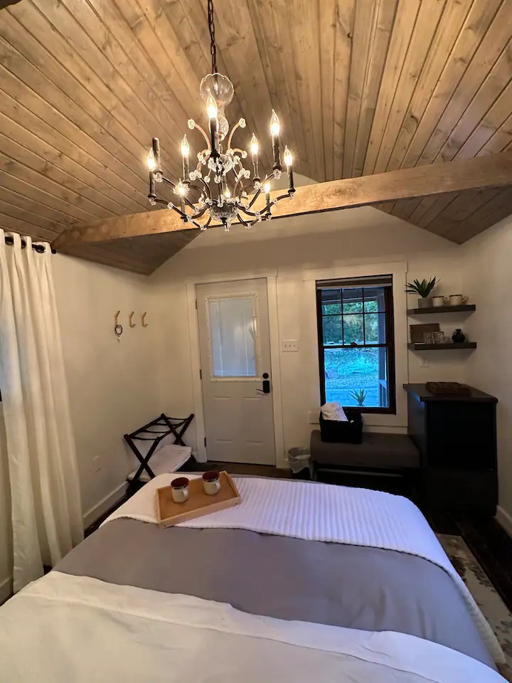 The Cedar Lodge and Cabins