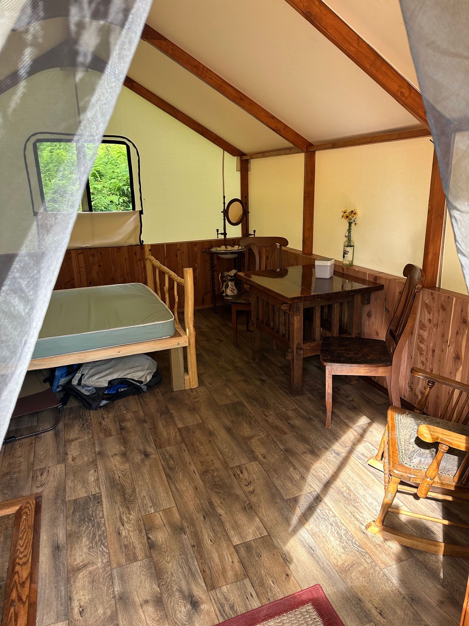 Whiskey Cabin @ Hideaway Ranch