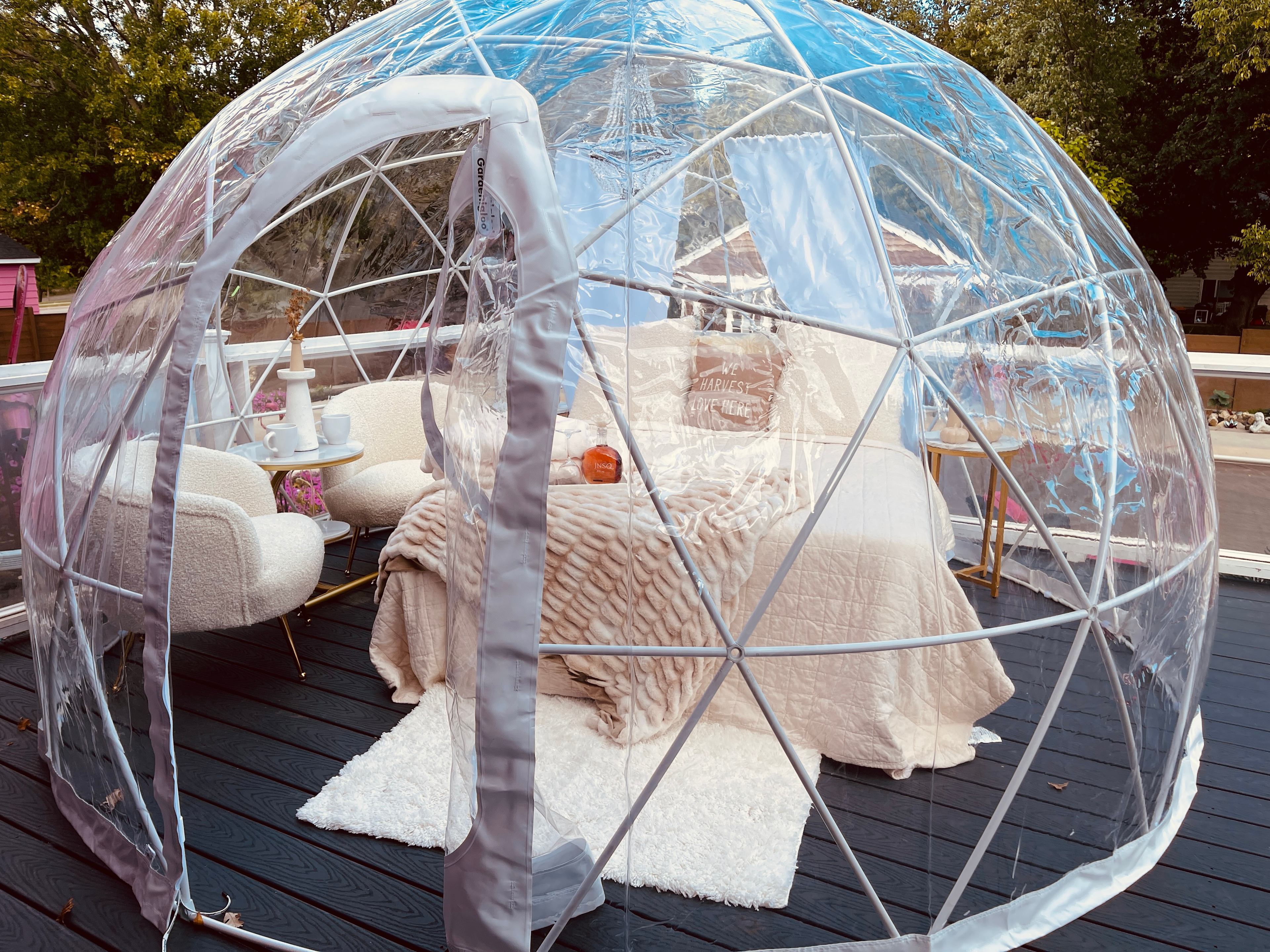 SnowGlobe Igloo Hudson, WI