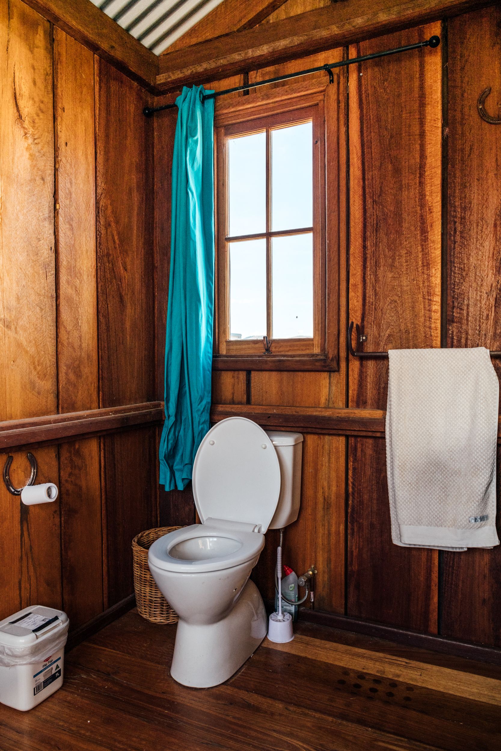 A flush toilet! Luxury.