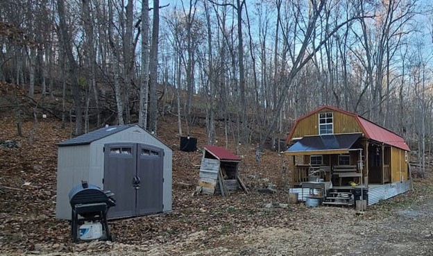 Primitive Cozy Cabin