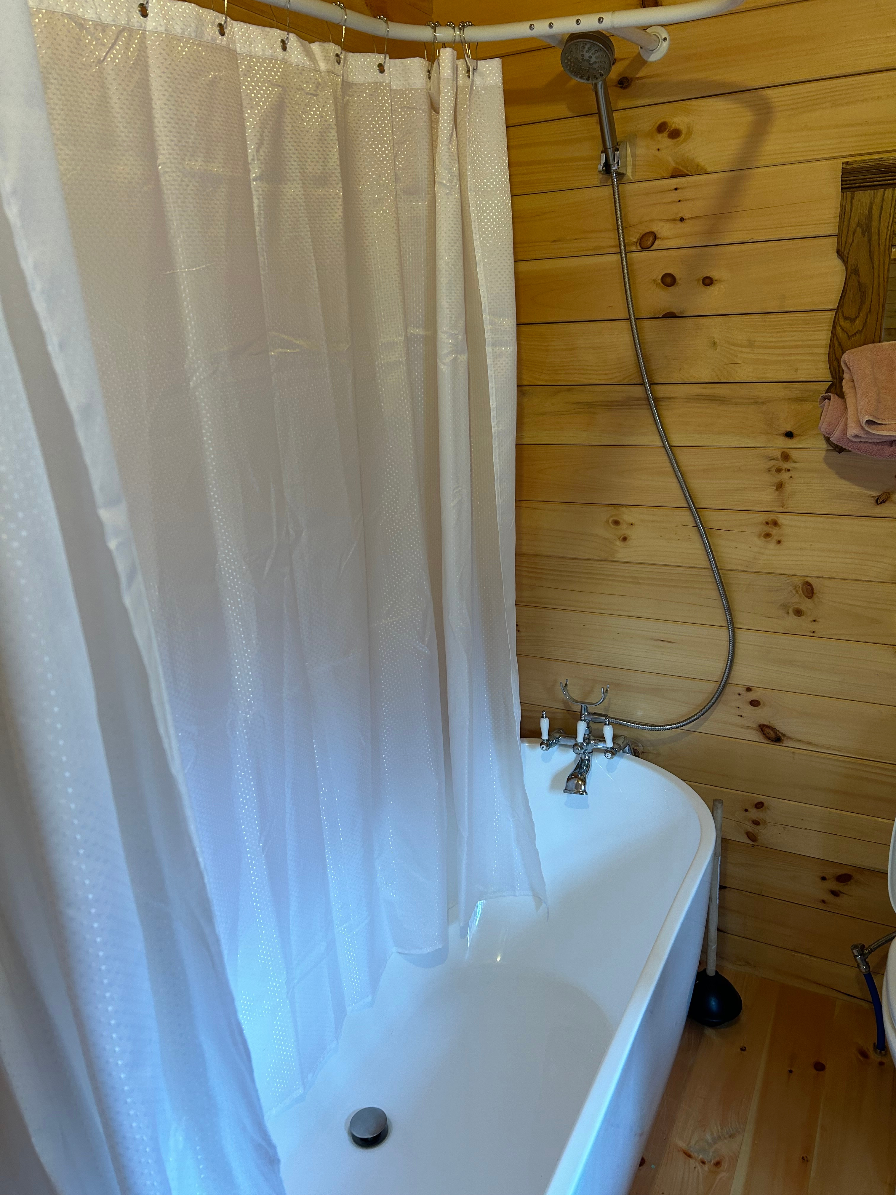 Cozy mountain log cabin