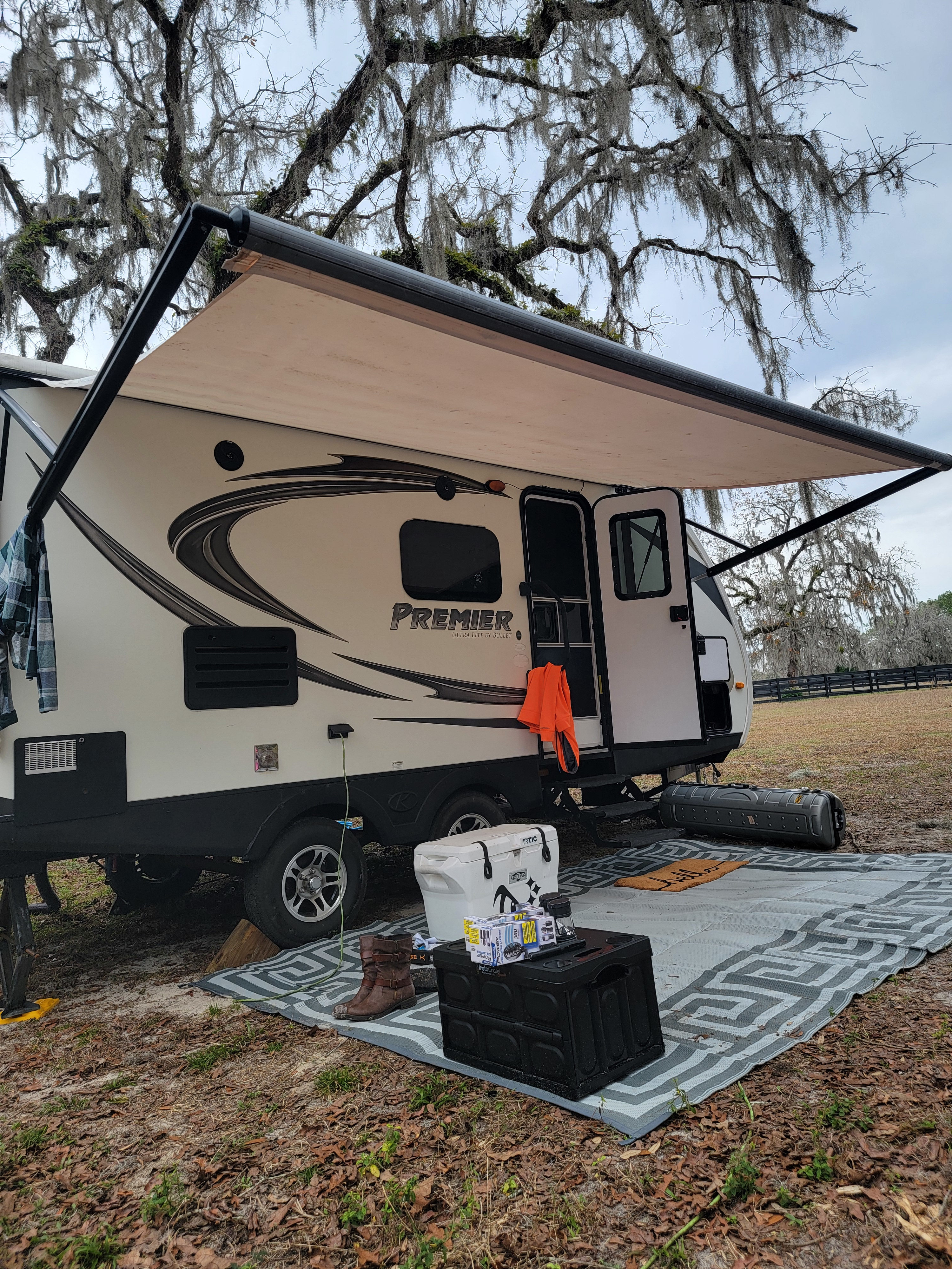 Grazing Oaks Ranch RV and Horse Stables