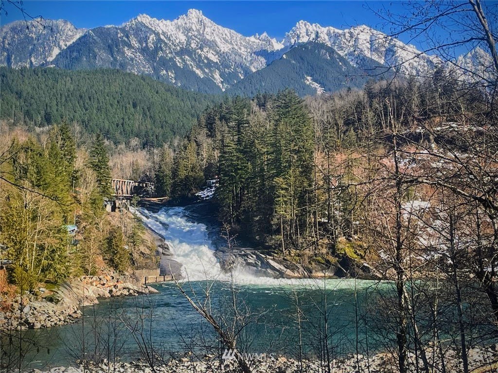 Private Waterfall Camping Experienc