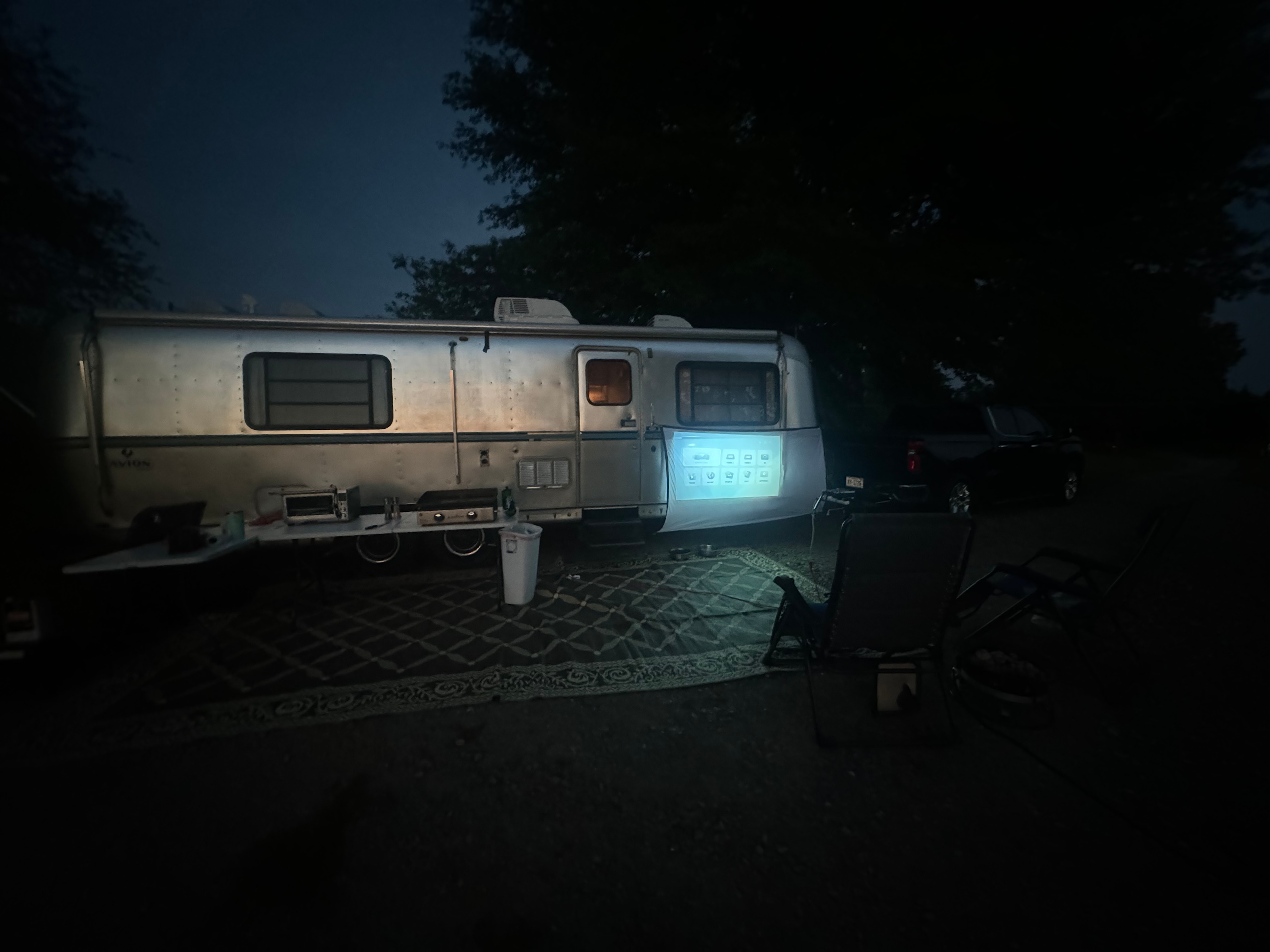 Movies on the camper 