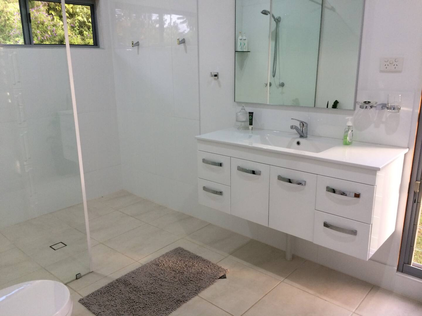 Mission Beach Farm Stay