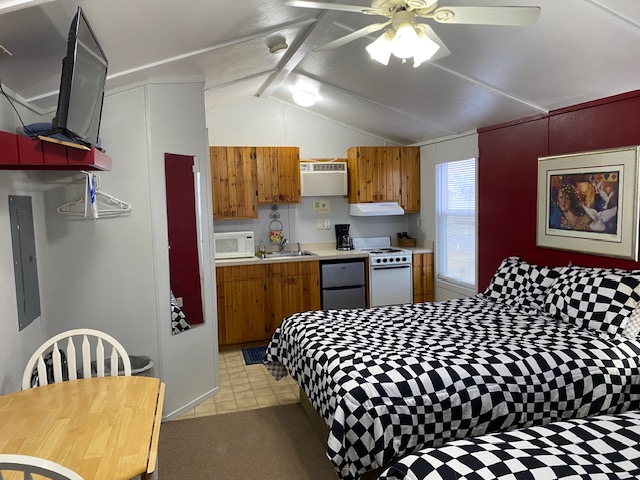 Silver Wind RV Park and Cabins