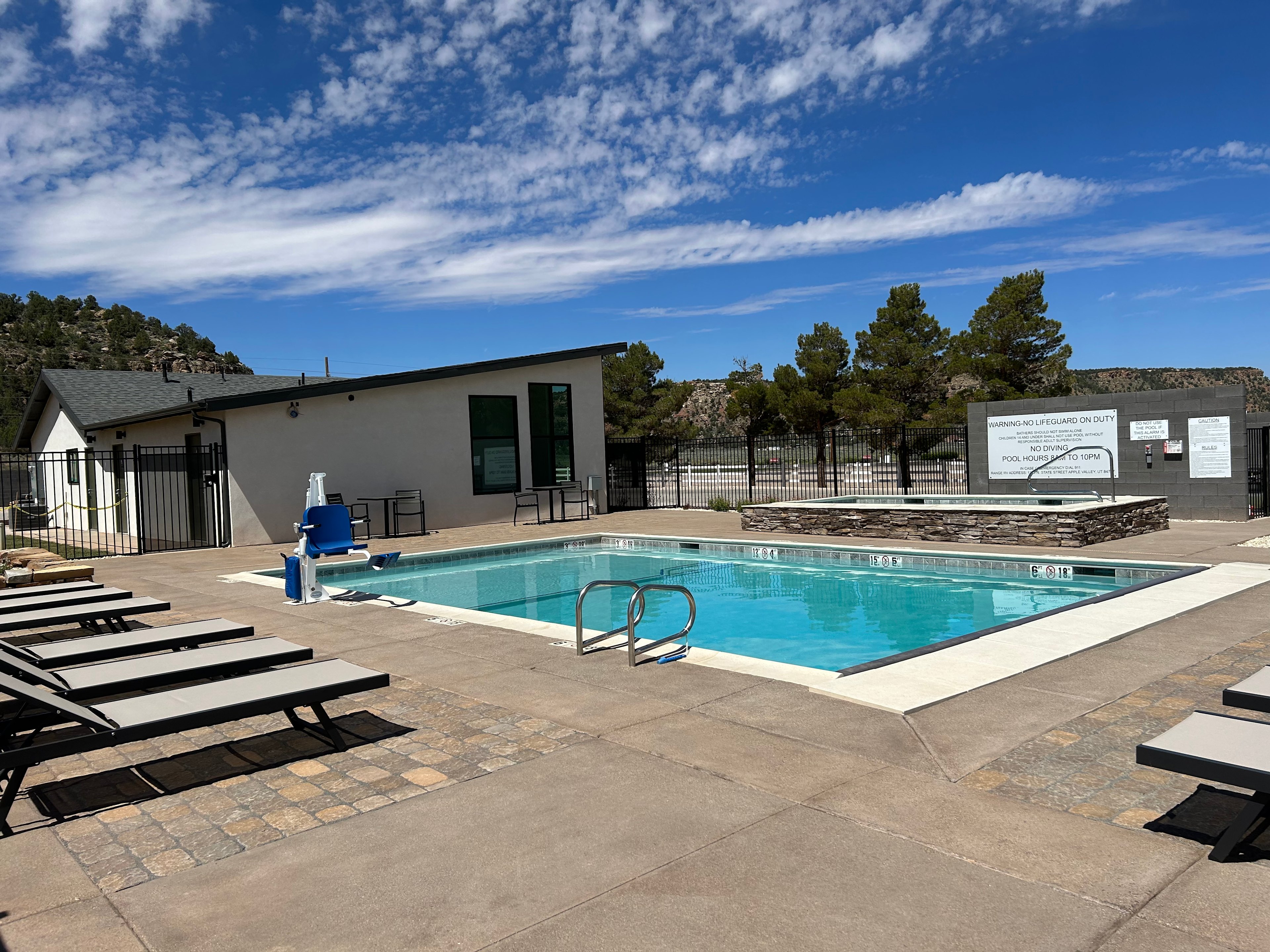 Unique 2 Bedroom on back of Zions