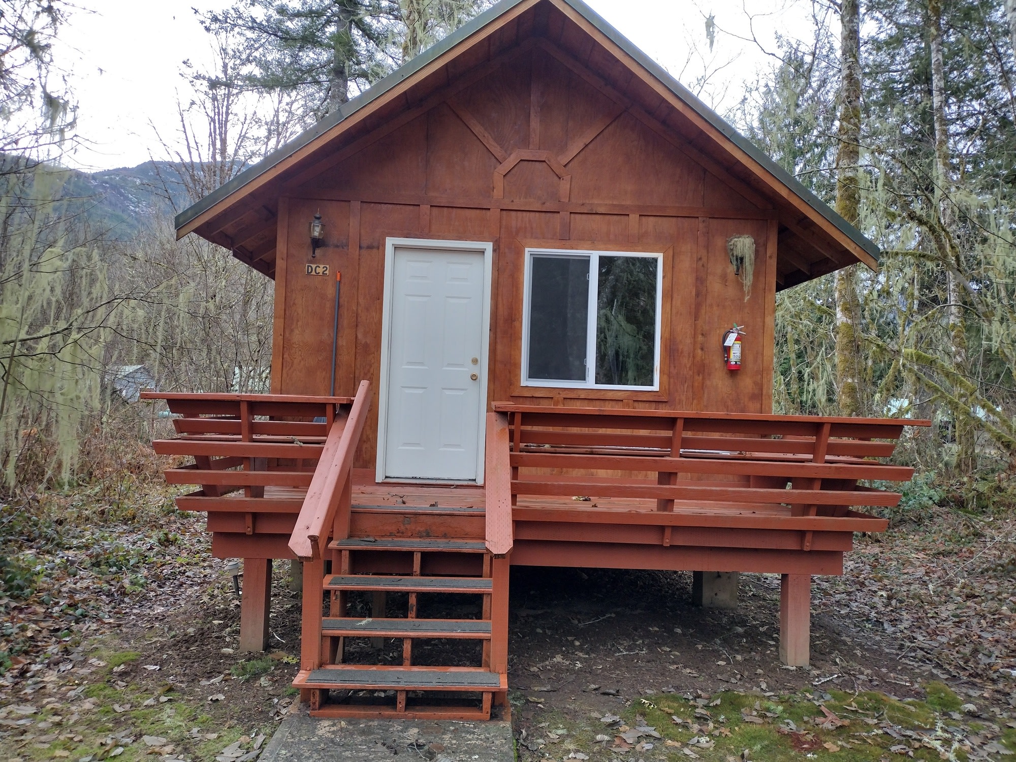 Glacier Peak Resort and Winery