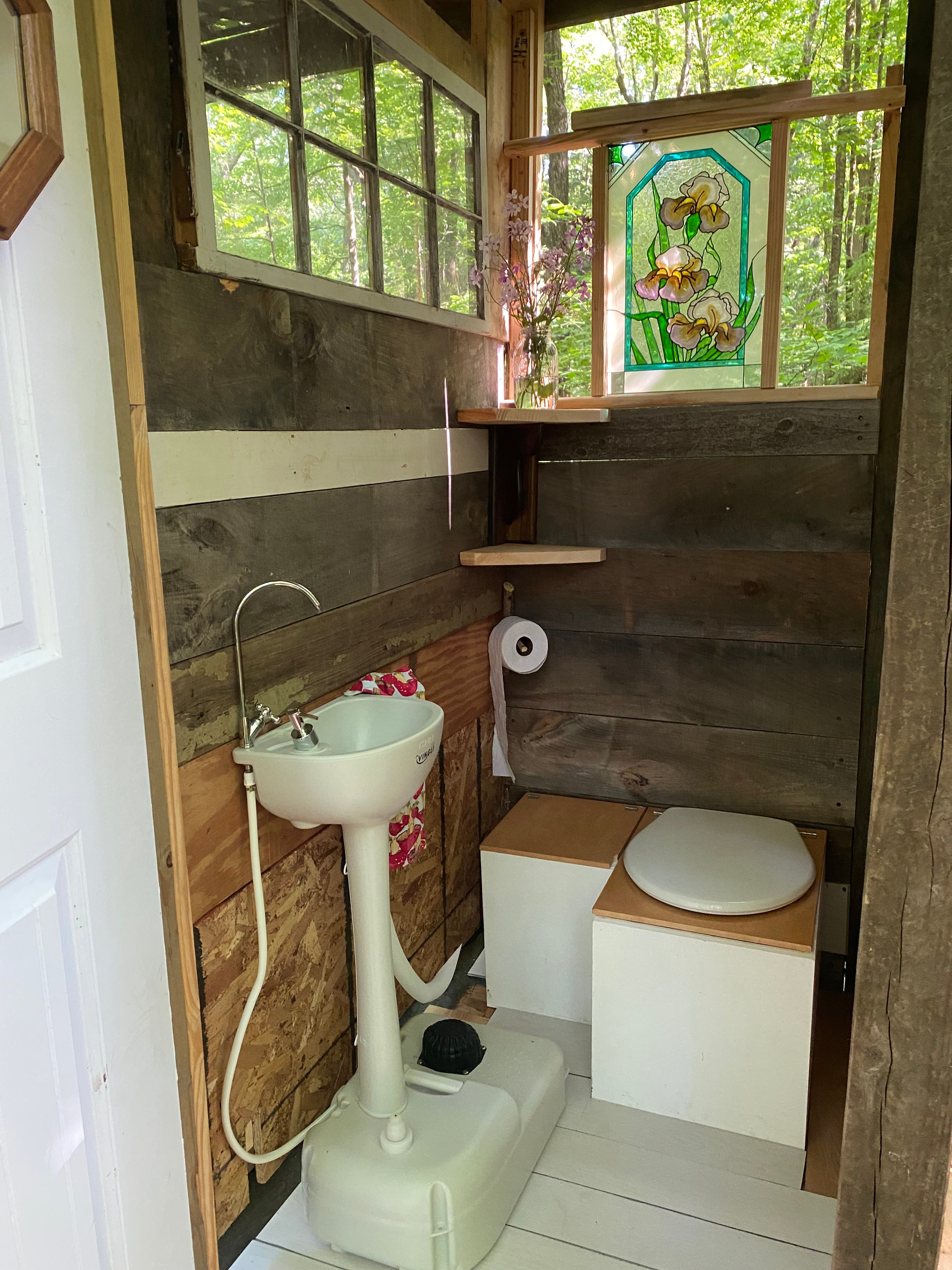 Woodland's Edge Glamping & Hot Tubs