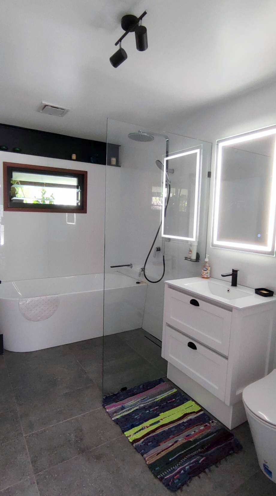 Farm_Art Stay private bathroom