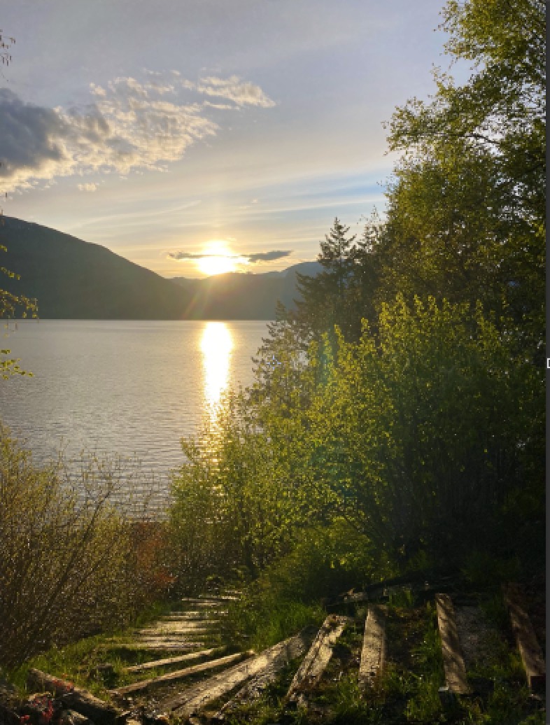 Sweet Beach House-edge of water