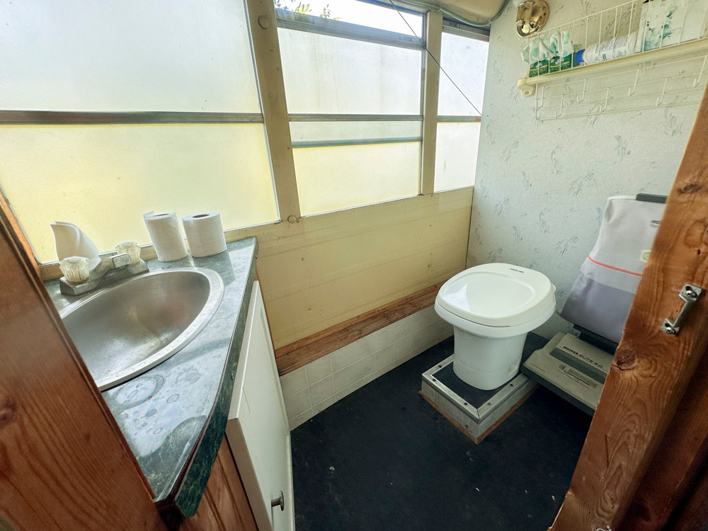 Schoolie Bus Camp & Camping Area