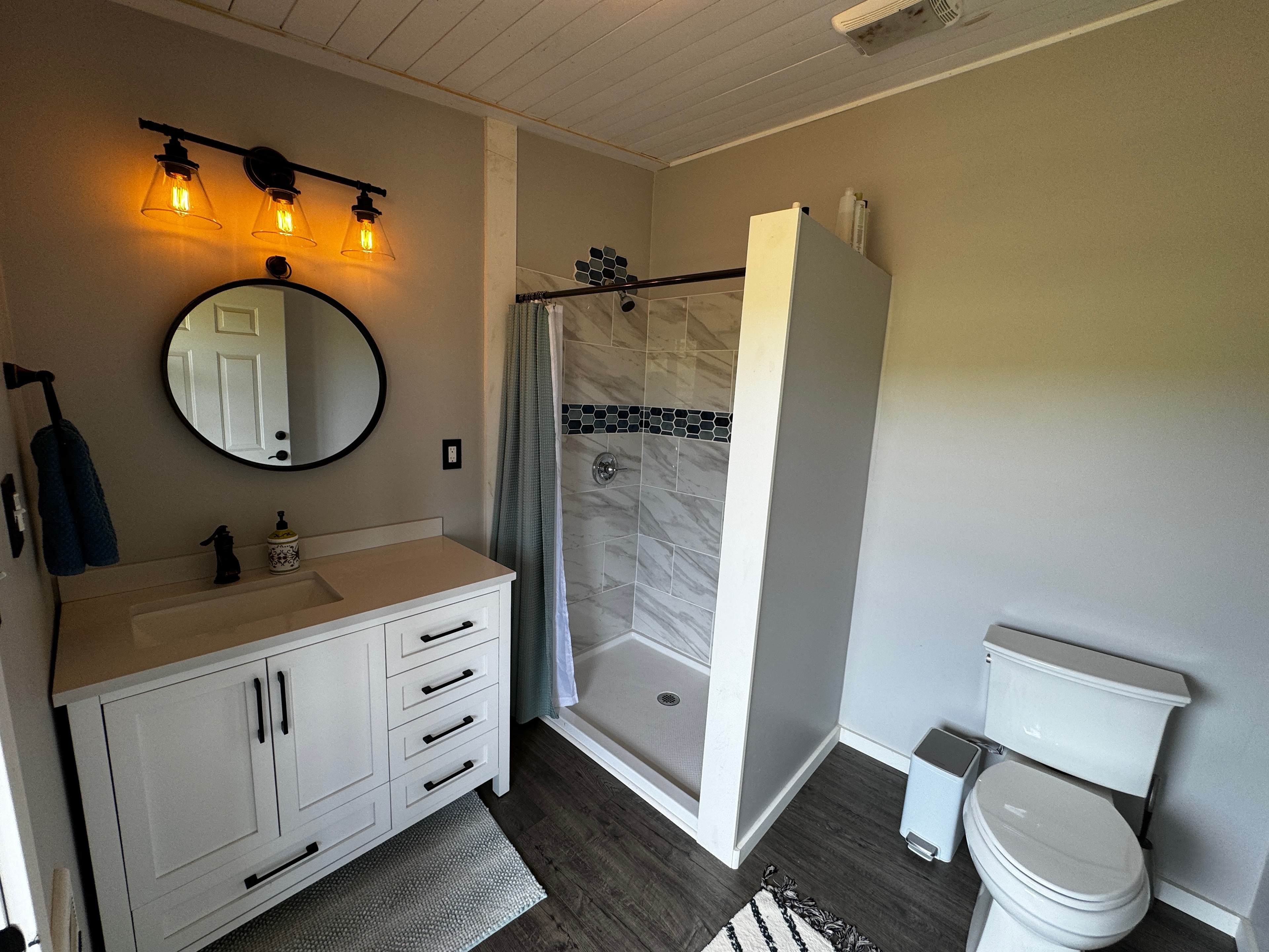 Luxury Bathroom with Shower