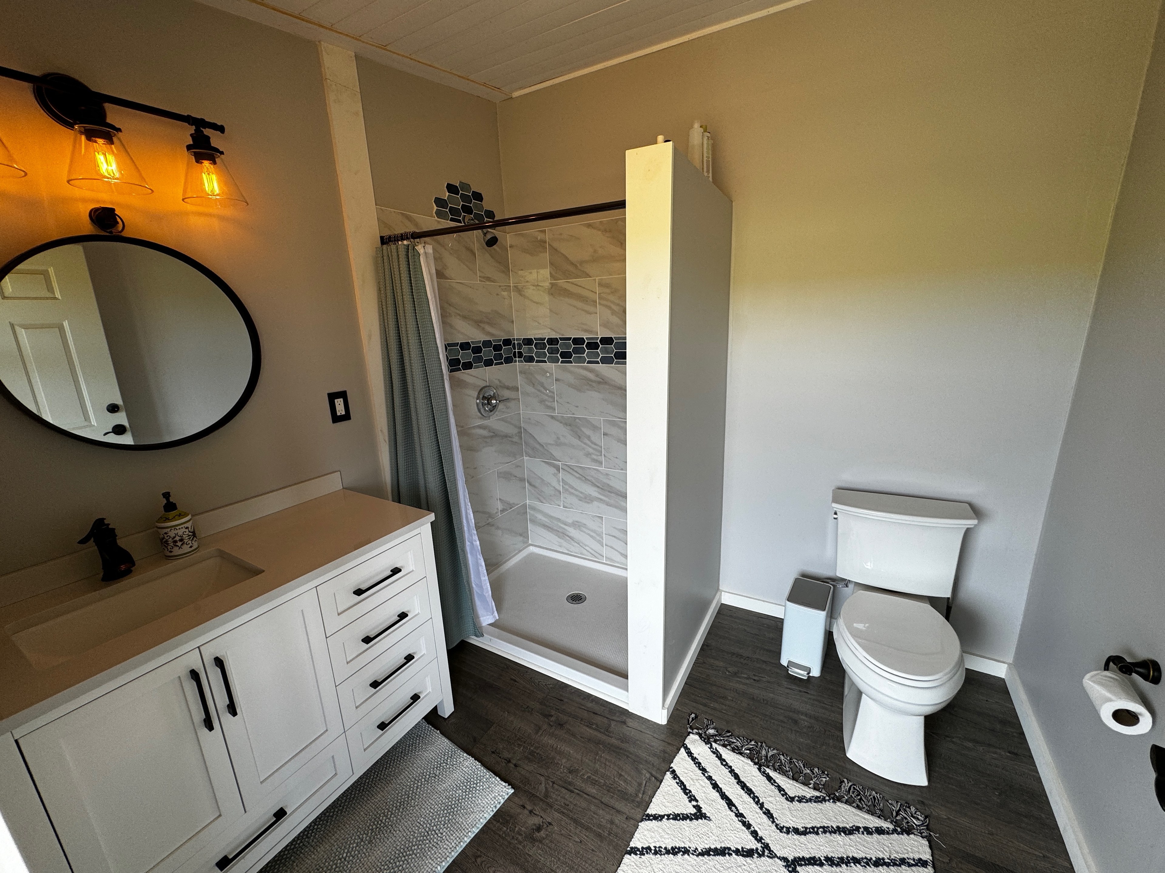 Always clean and tidy bathroom for your use. 