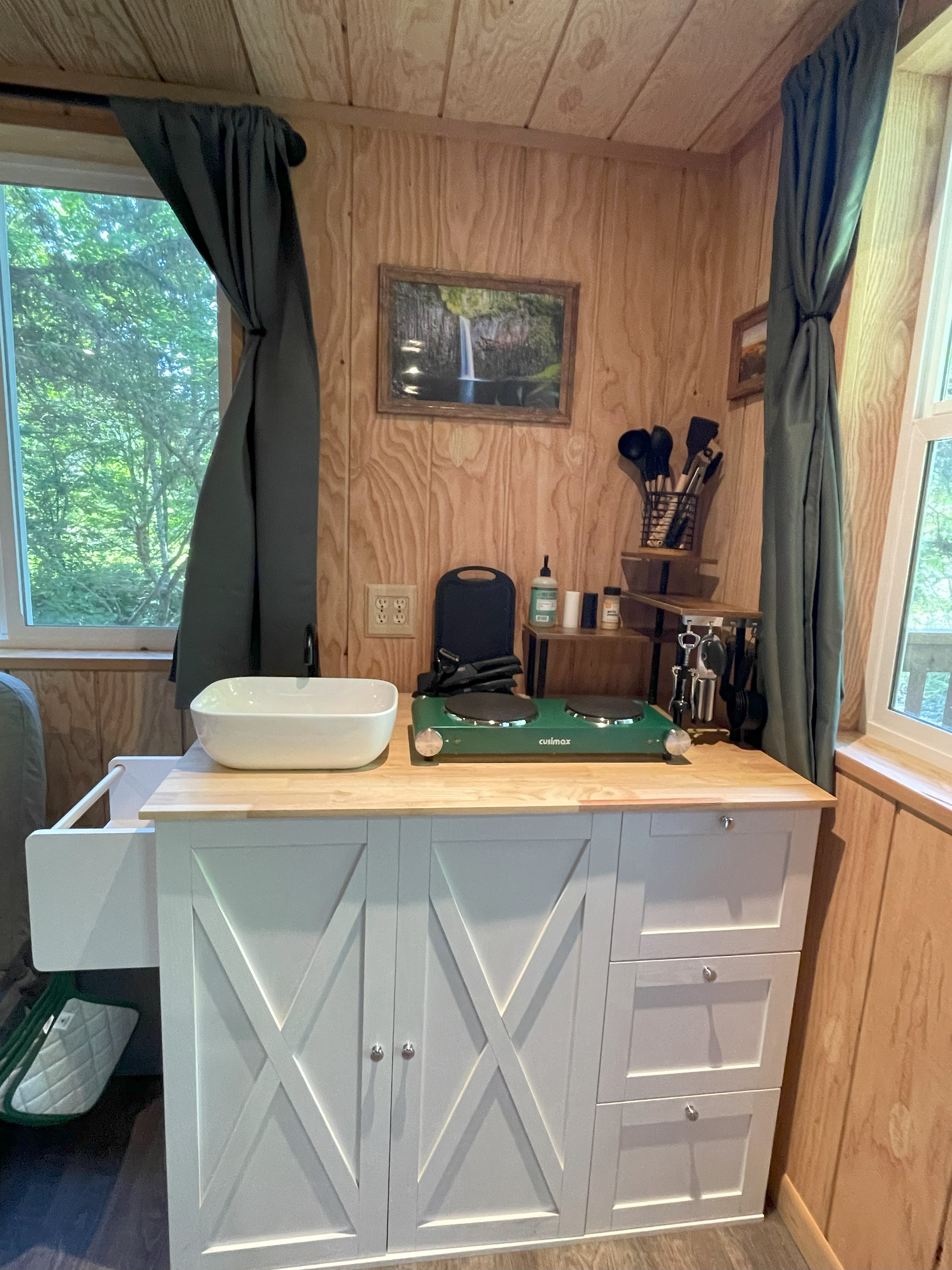 Downstairs kitchenette.