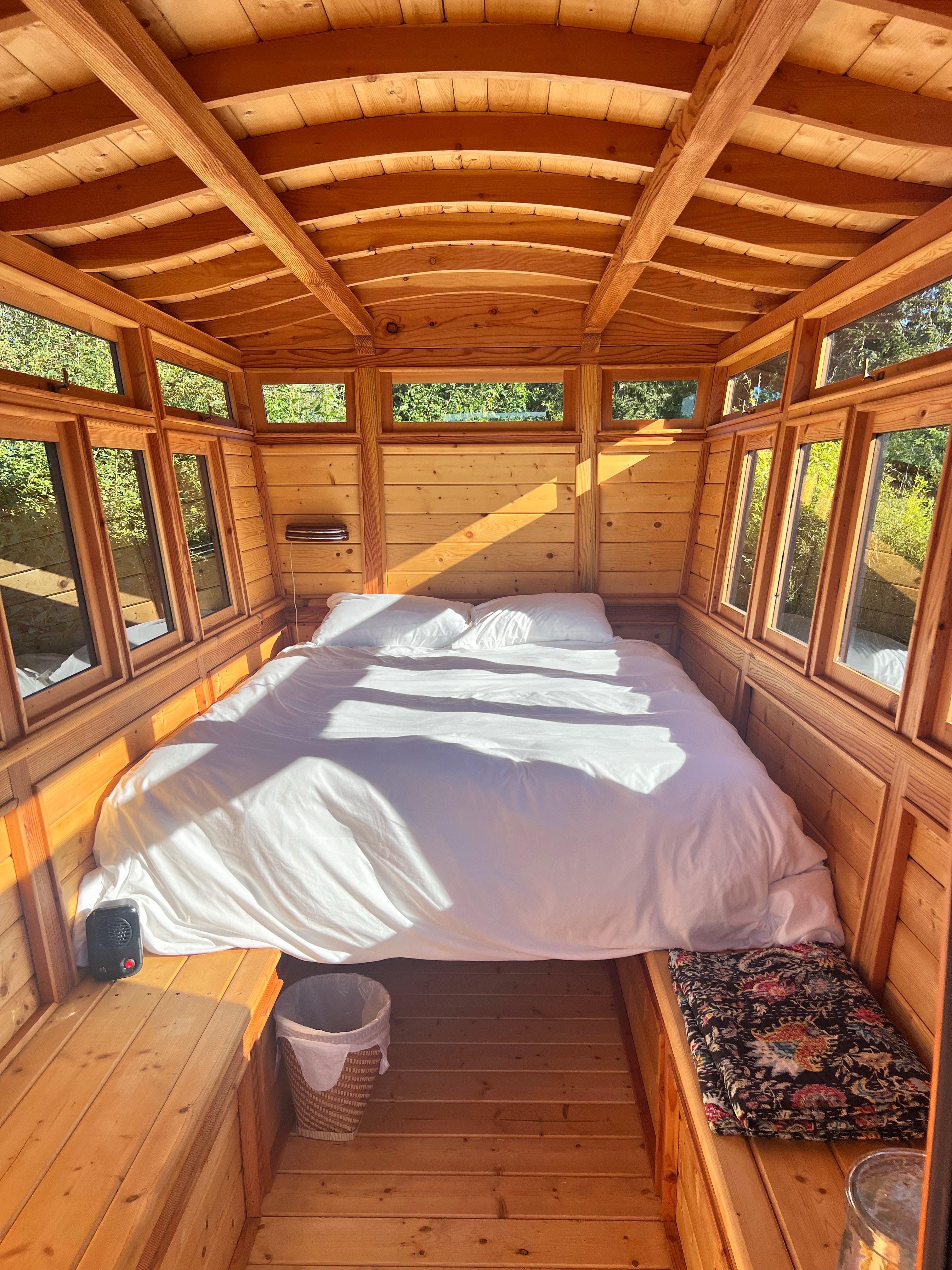 The Jewelbox Travellers' Wagon