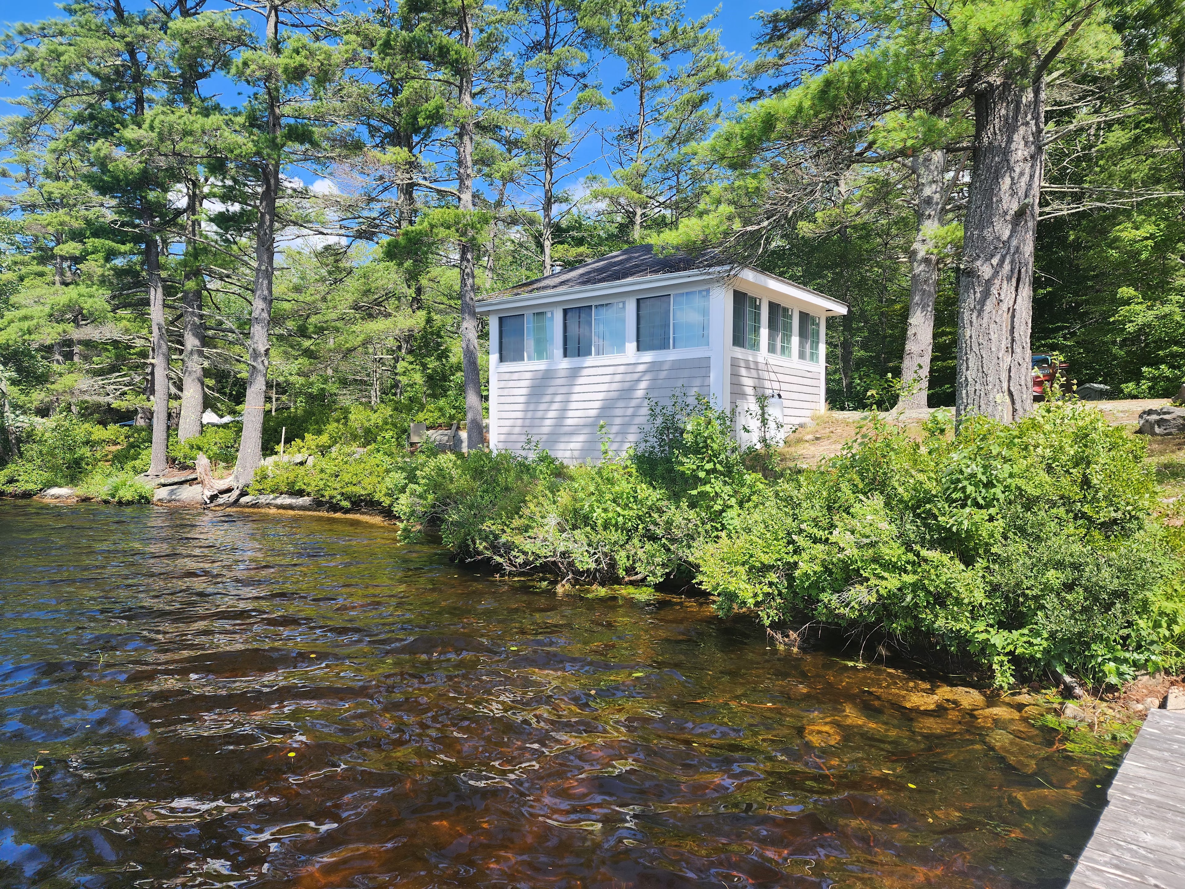 Sip Pond Lakefront Cottage