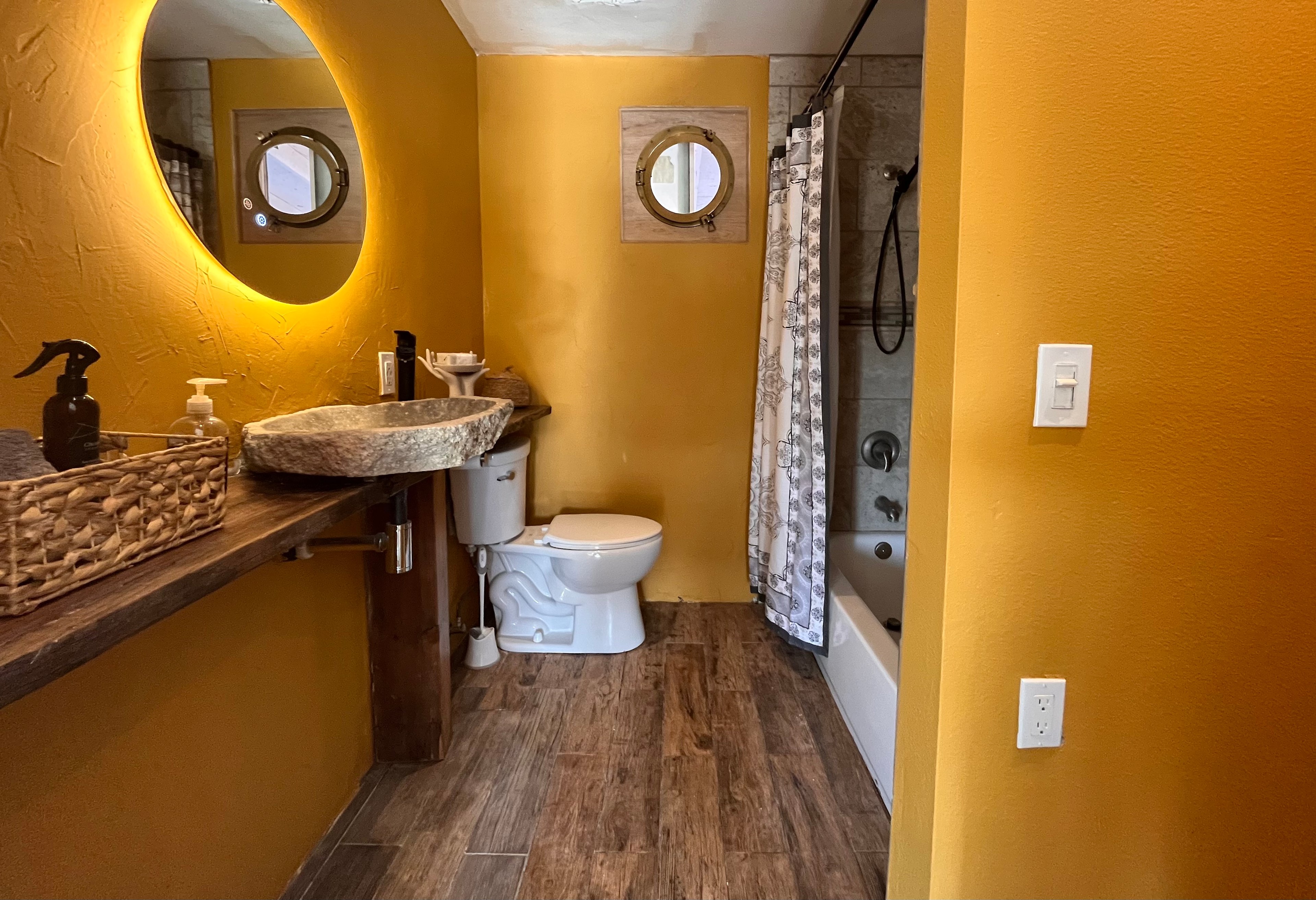 Kashmir - A Majestic Retreat