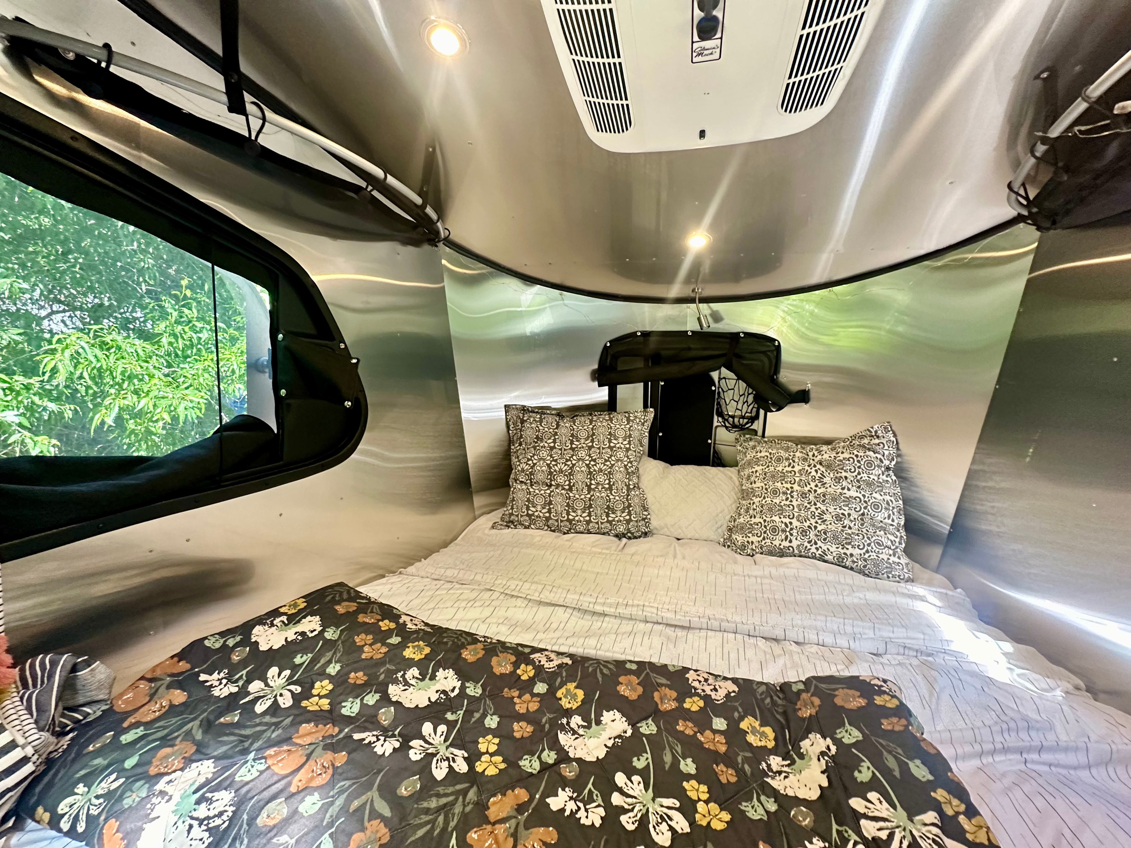 Tiny Shiny Escape, River Runs Thru!