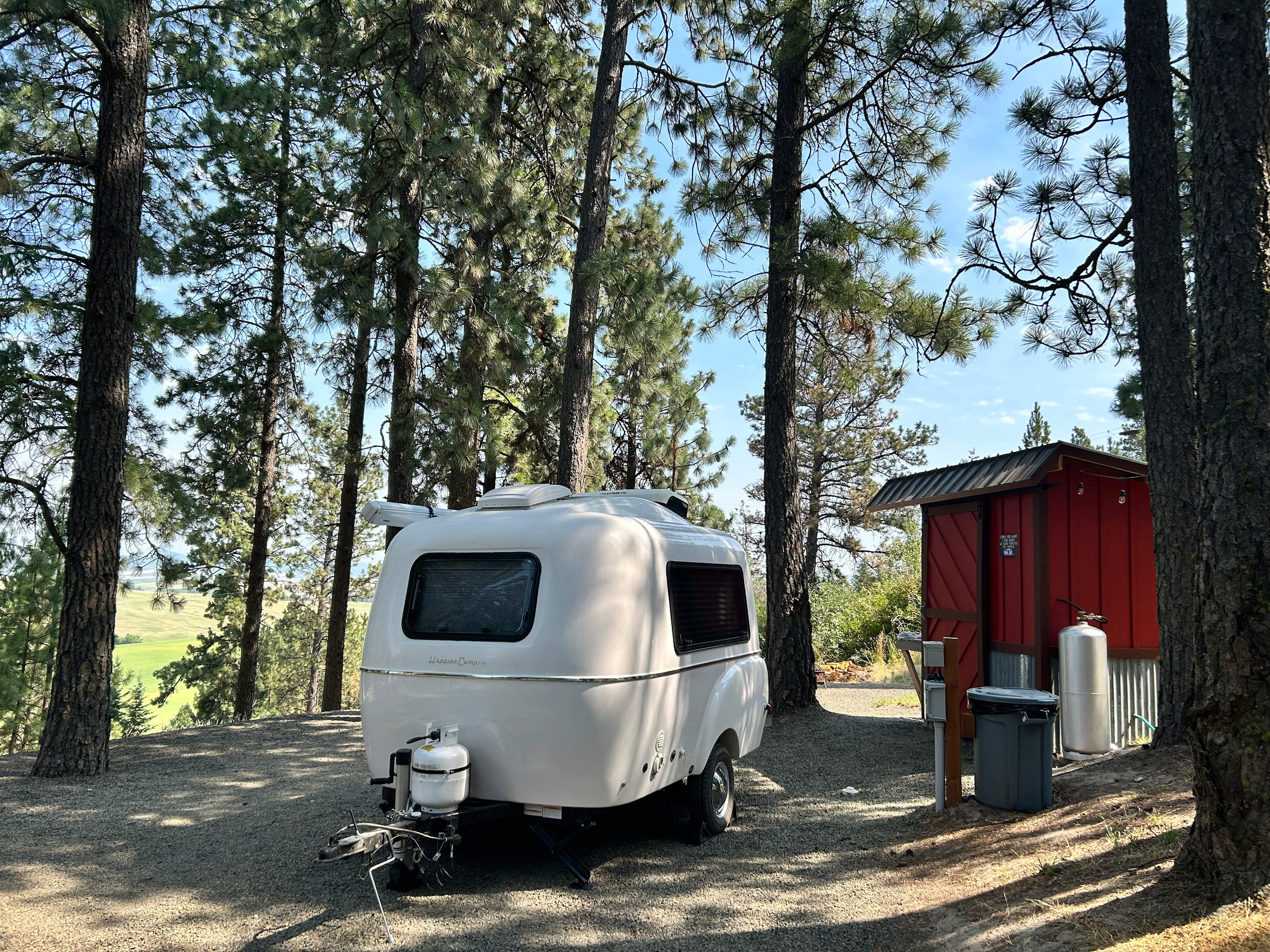 Shower and toilet house, 30 A power, sink around back
