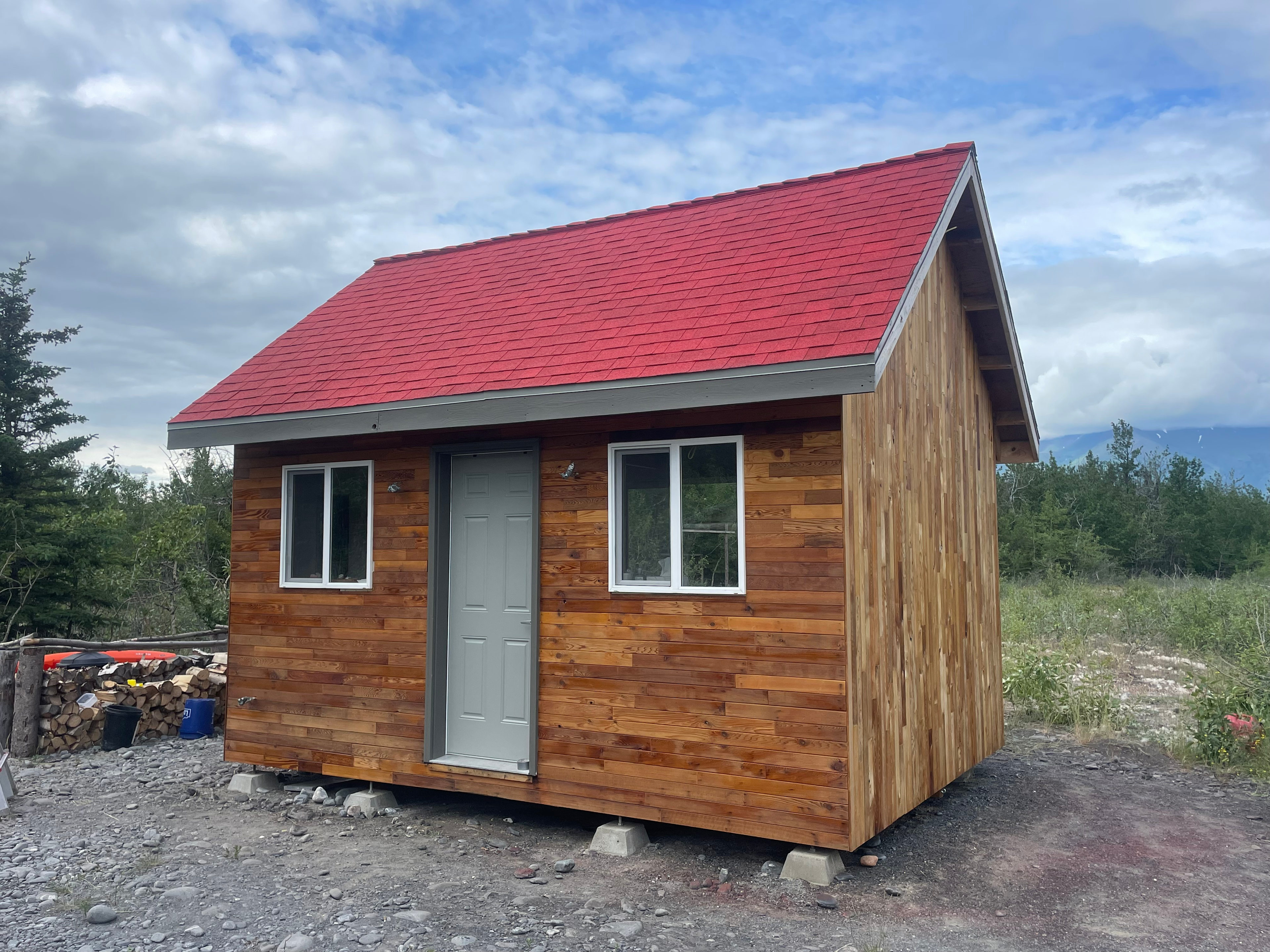 Hunter Creek Lil’ Red Cabin