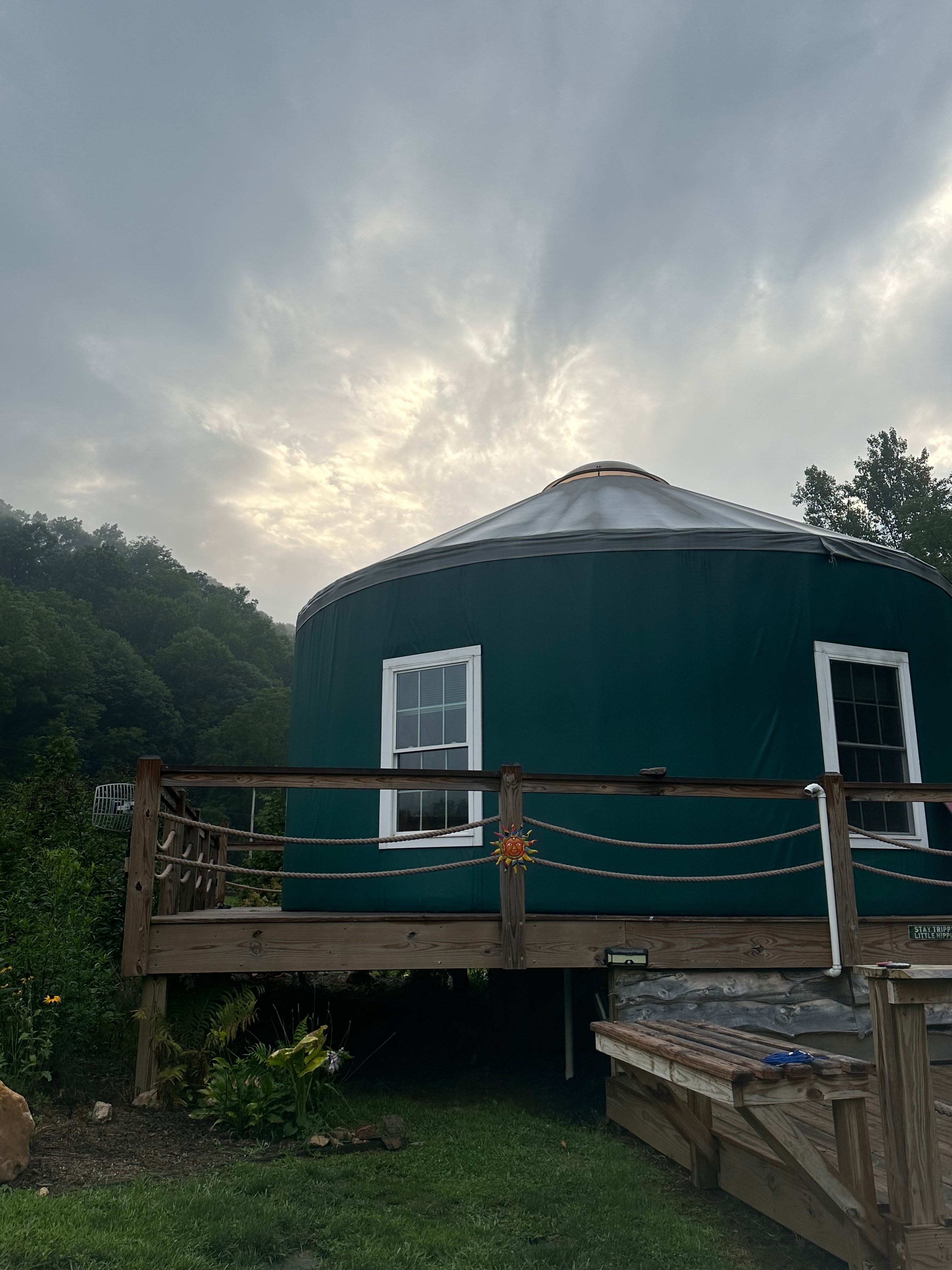 Magical Riverside Yurt w/hot tub