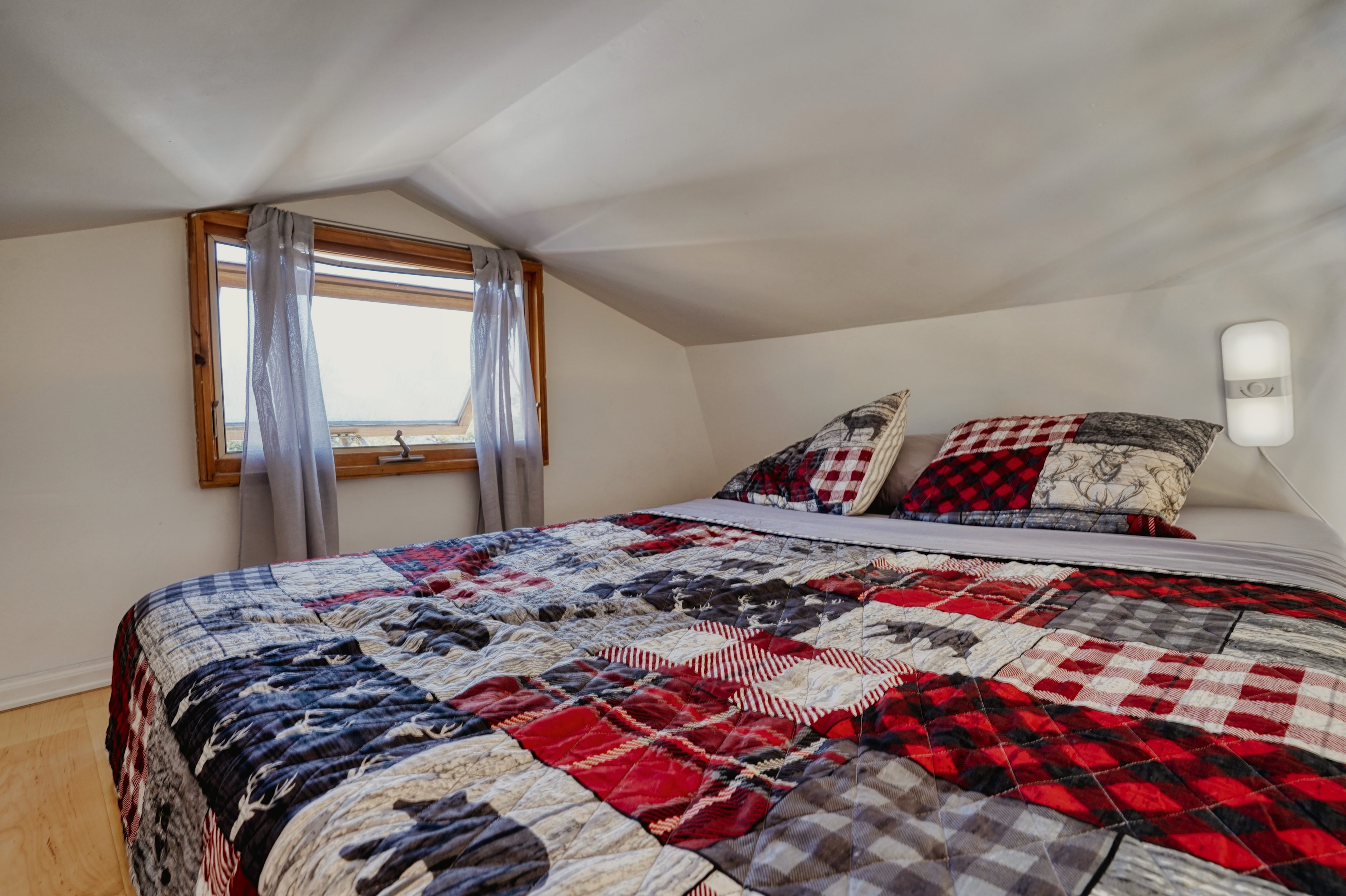 Spacious bed provided upstairs !