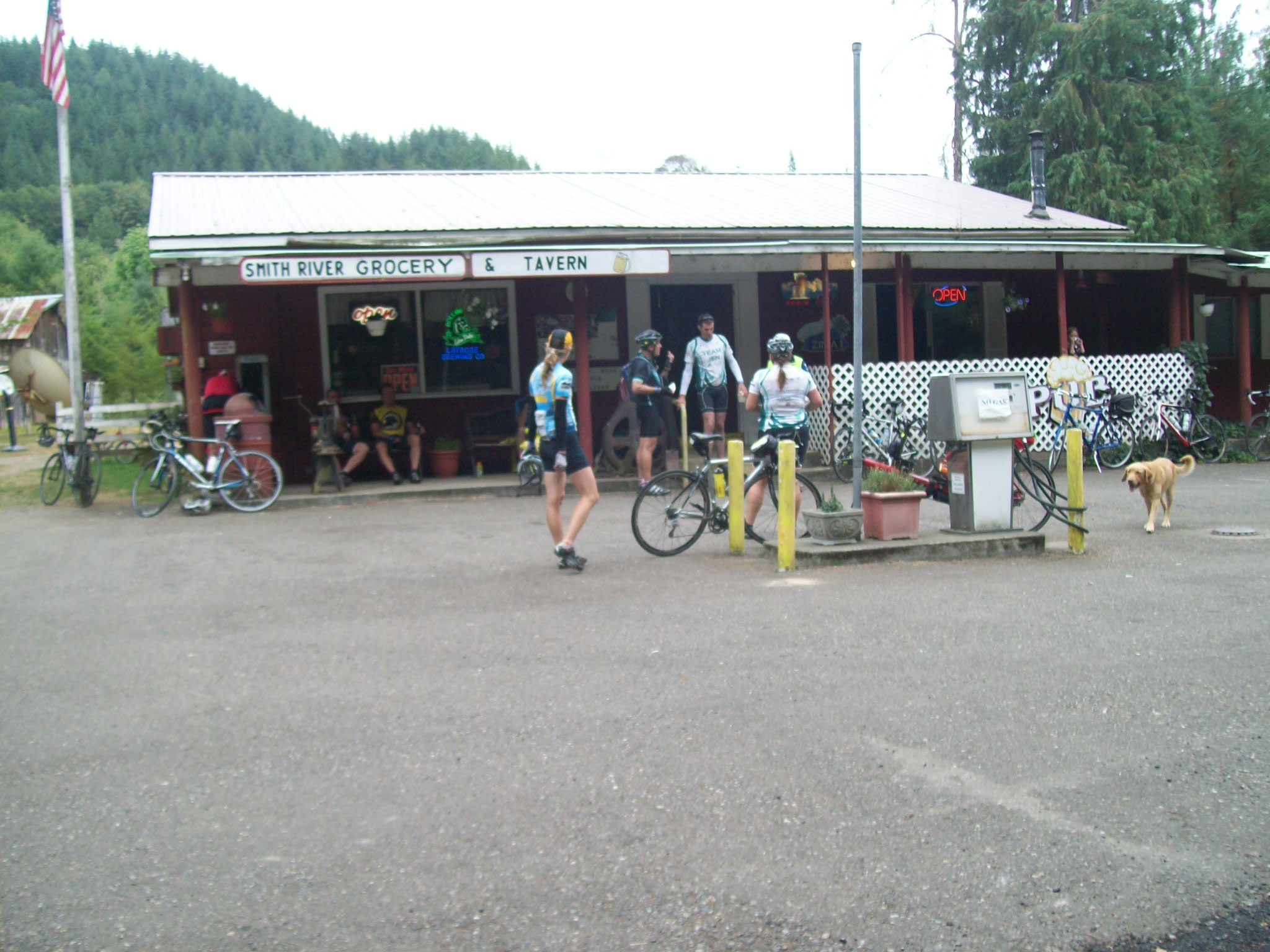 Smith River Store & Tavern