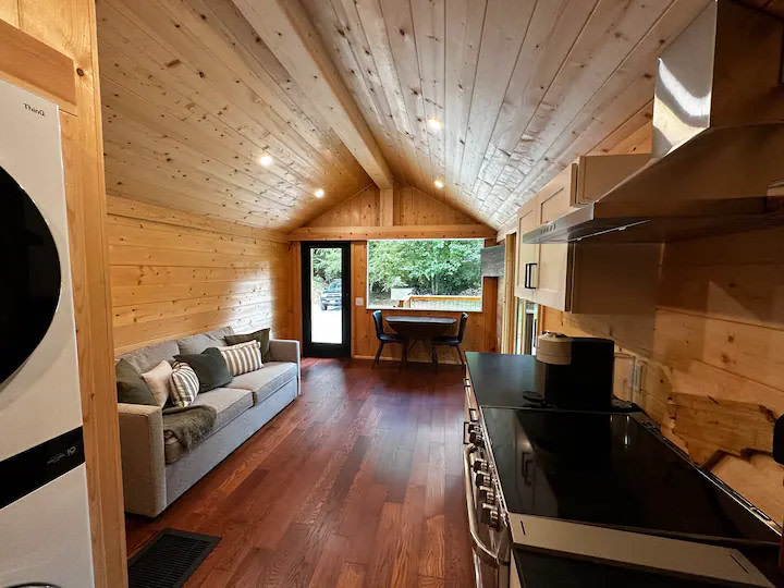 Black Balsam Cabin