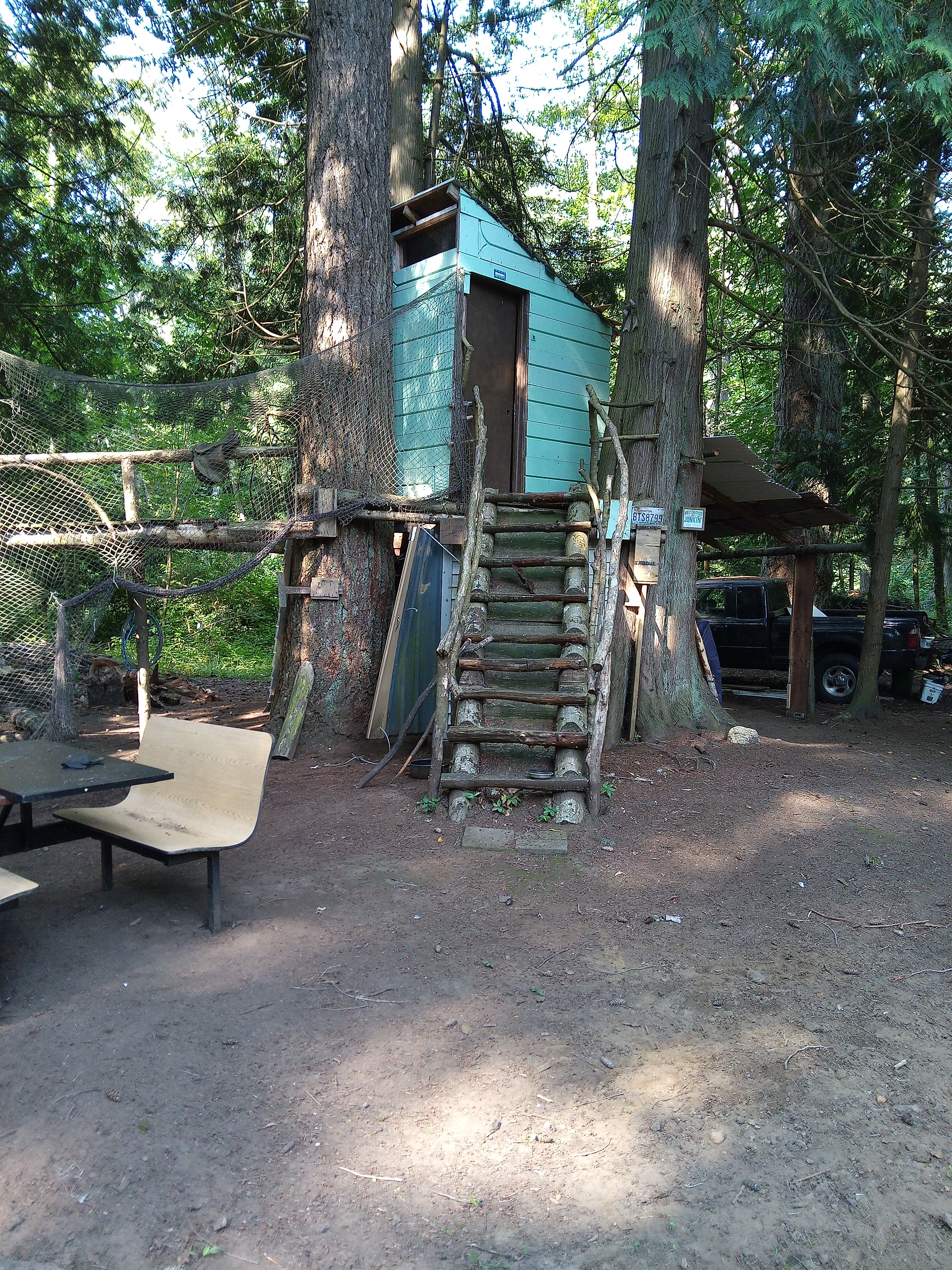 Tree house camp grounds