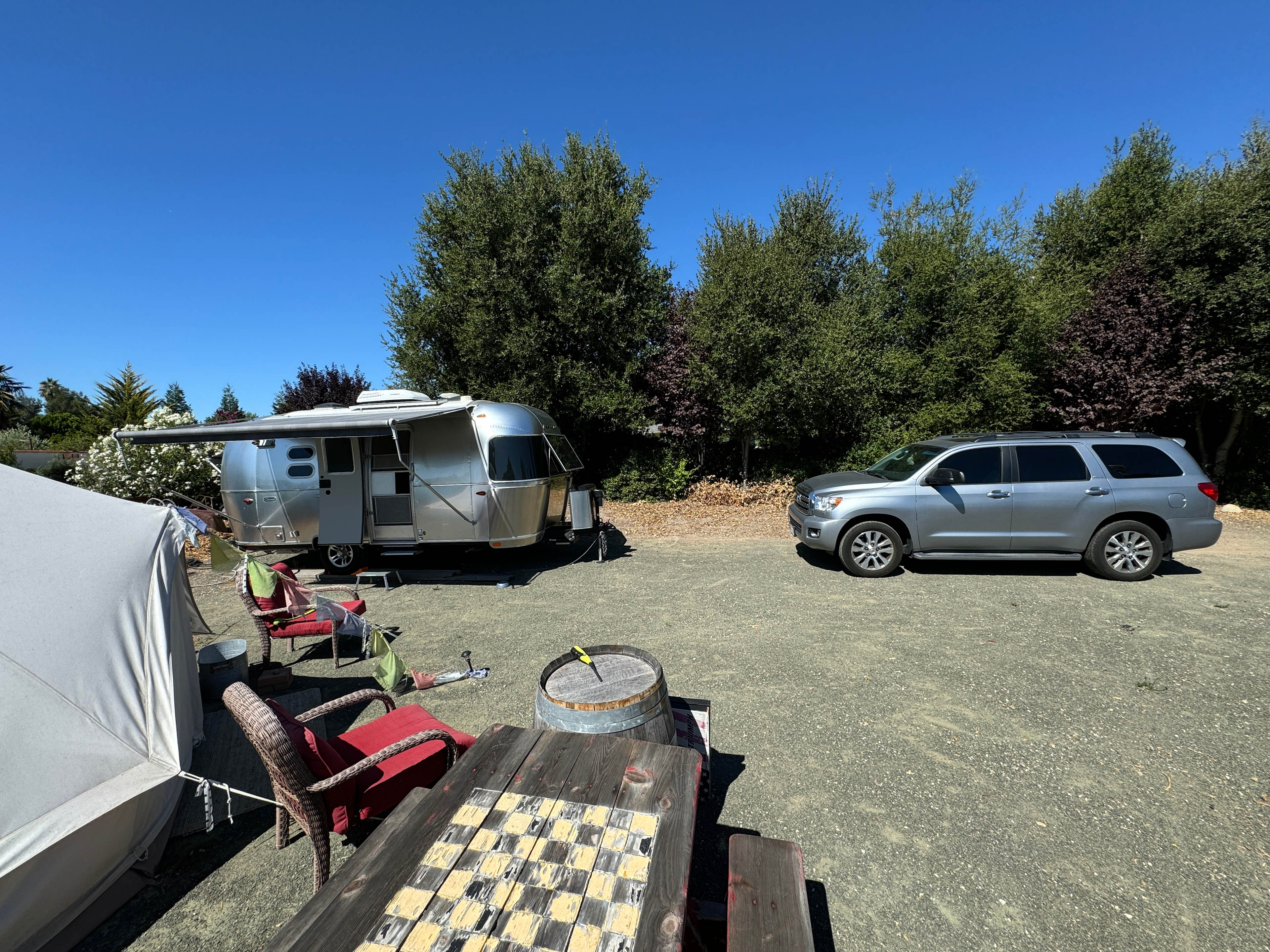 Temple-tin, RV Corral