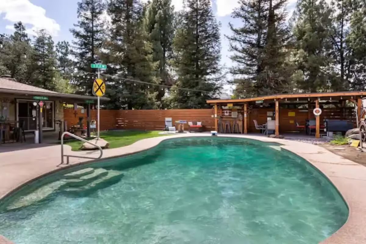 Clovis County RV Campers with Pool!