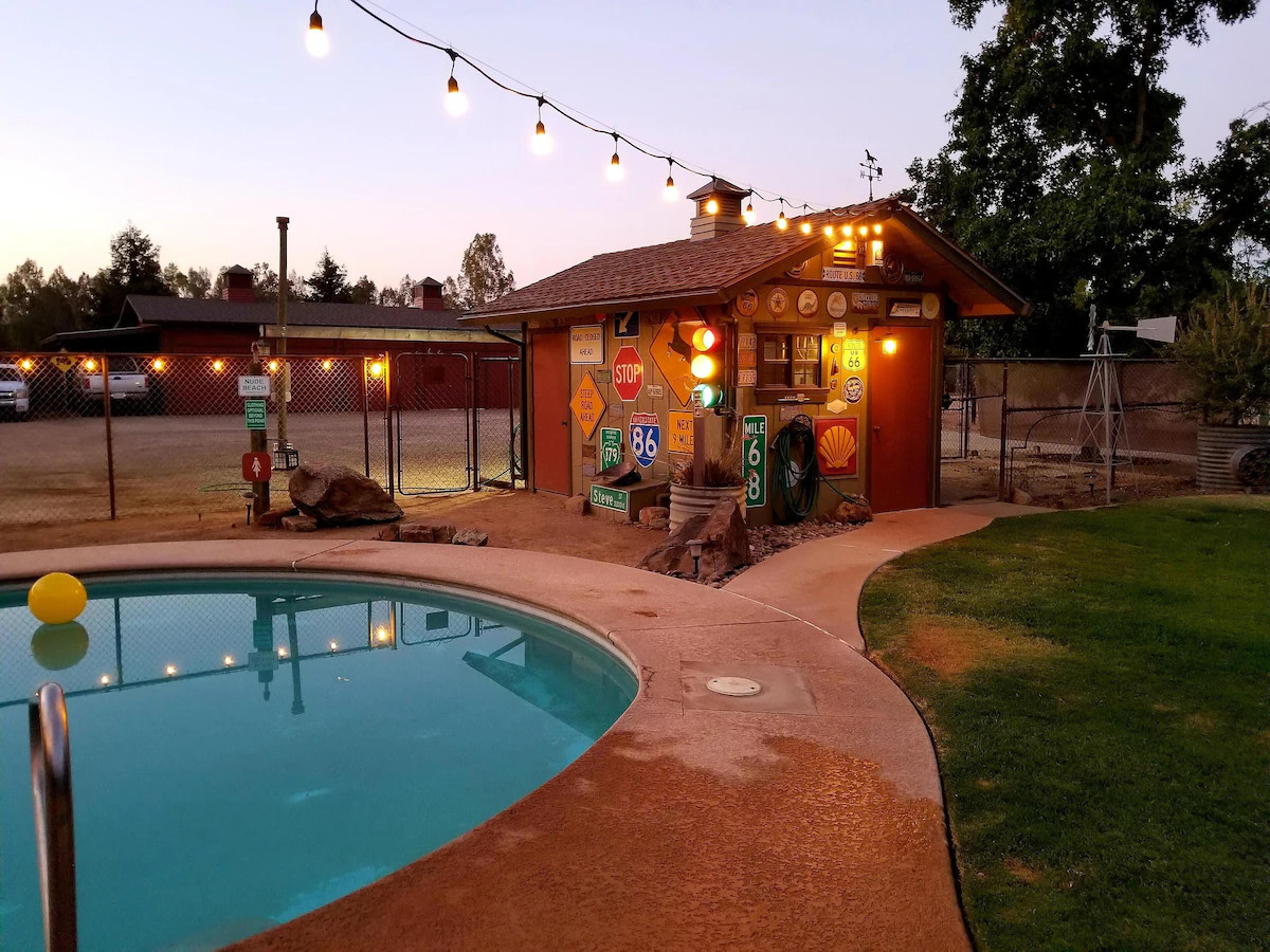 Clovis County RV Campers with Pool!