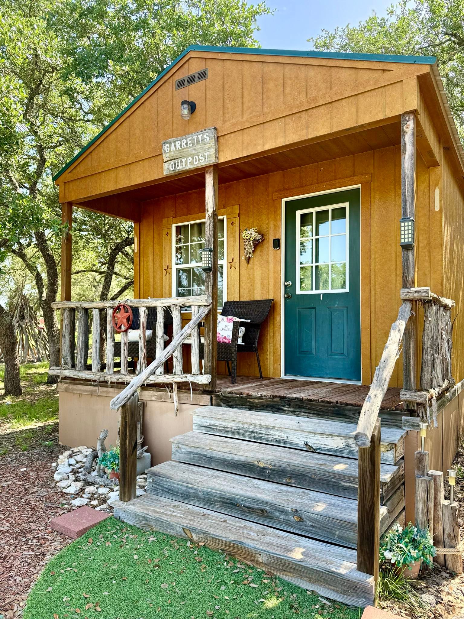 Cowboys and Angels RV Cabins, Venue