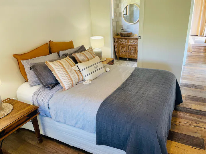 Two Rabbit Hill Country Cabins