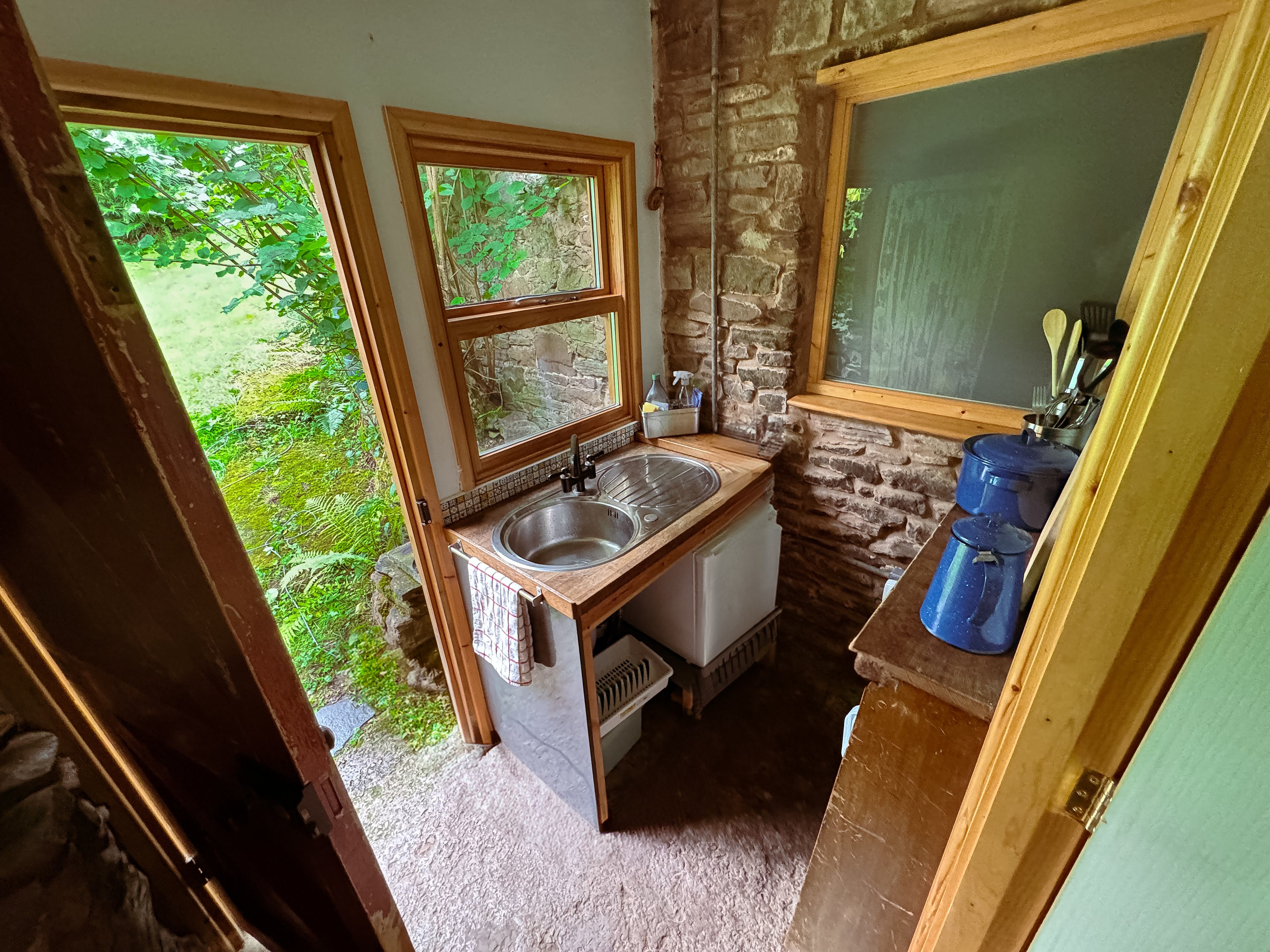 Indoor cottage kitchen