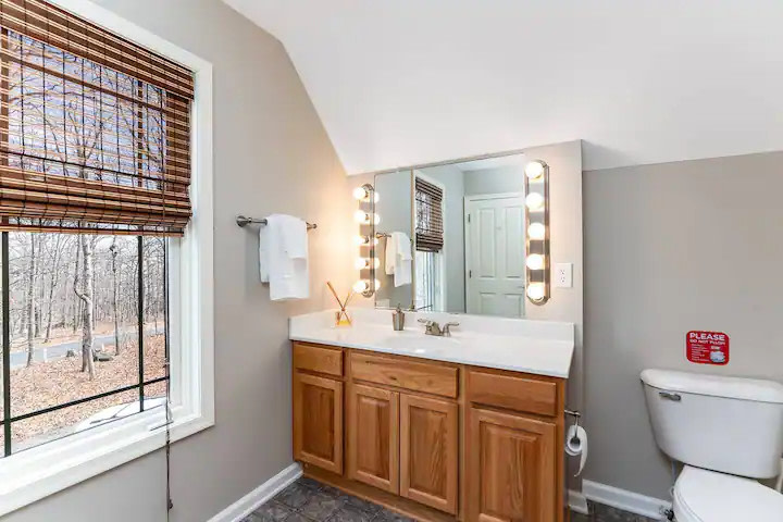 Wintergreen Ridge Retreat