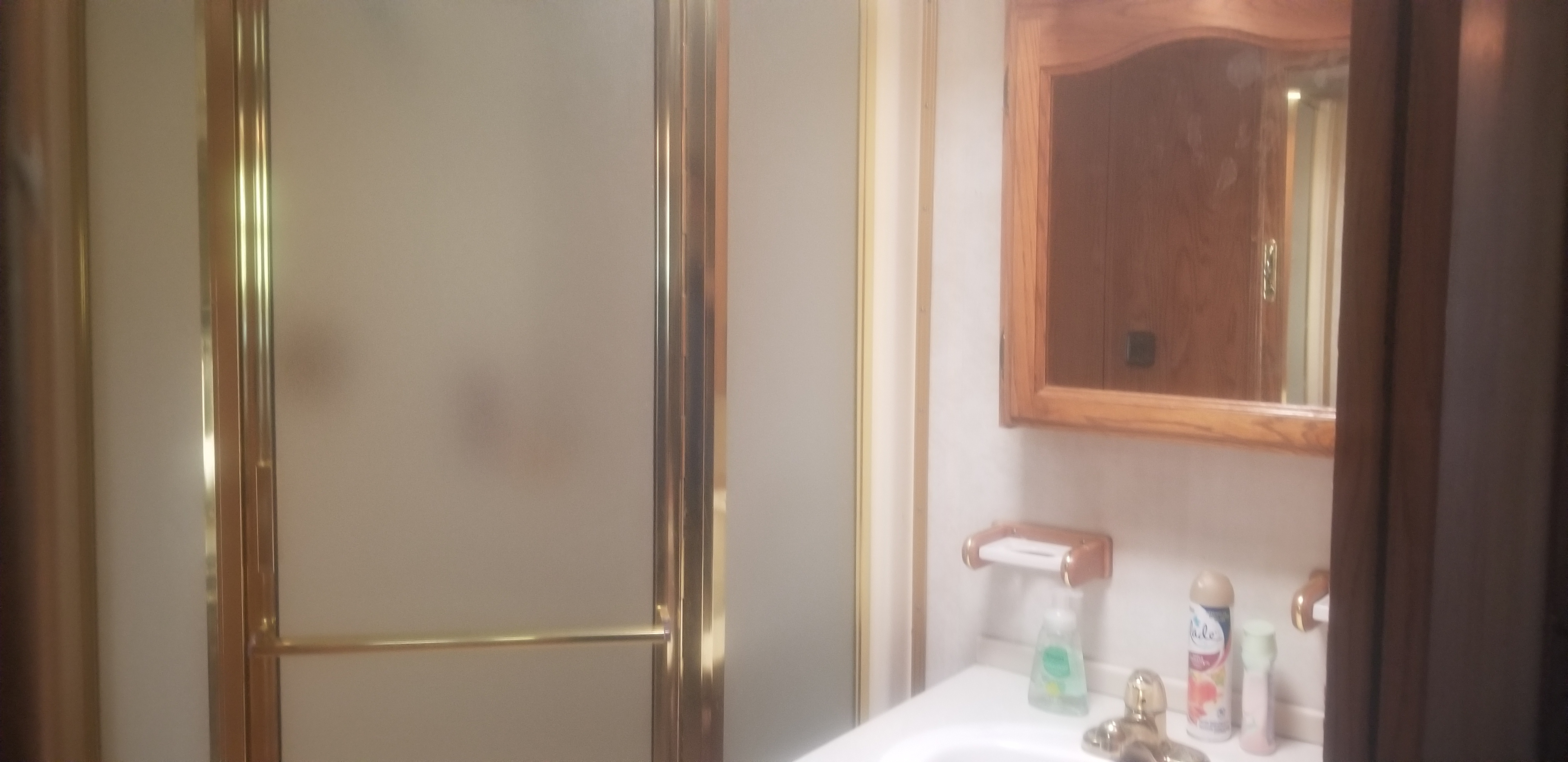 RV Space & RV rental. Near lake