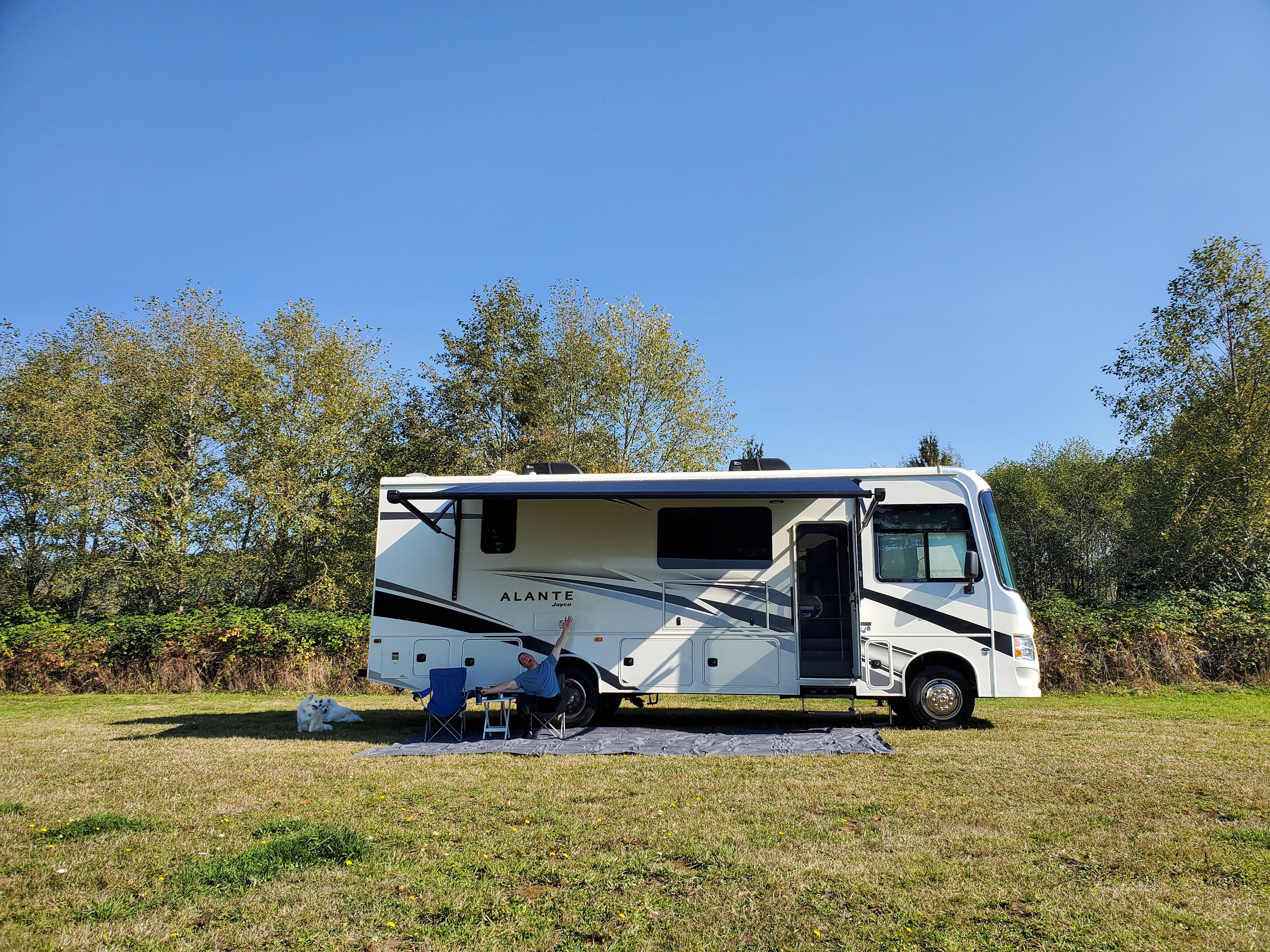 We parked on the back portion of the lot right in the middle - all private behind us