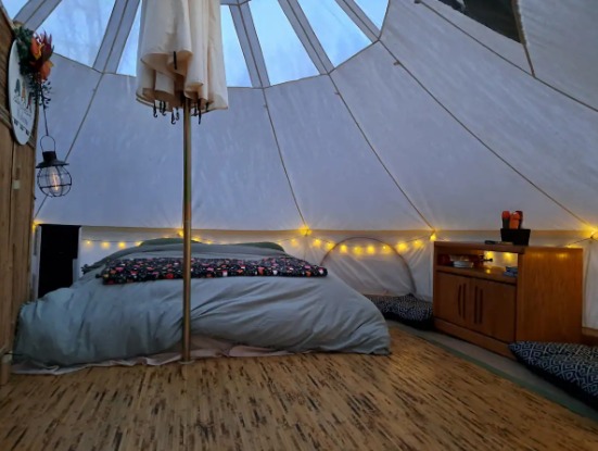 Glamping on a Farm w Hiking Trail